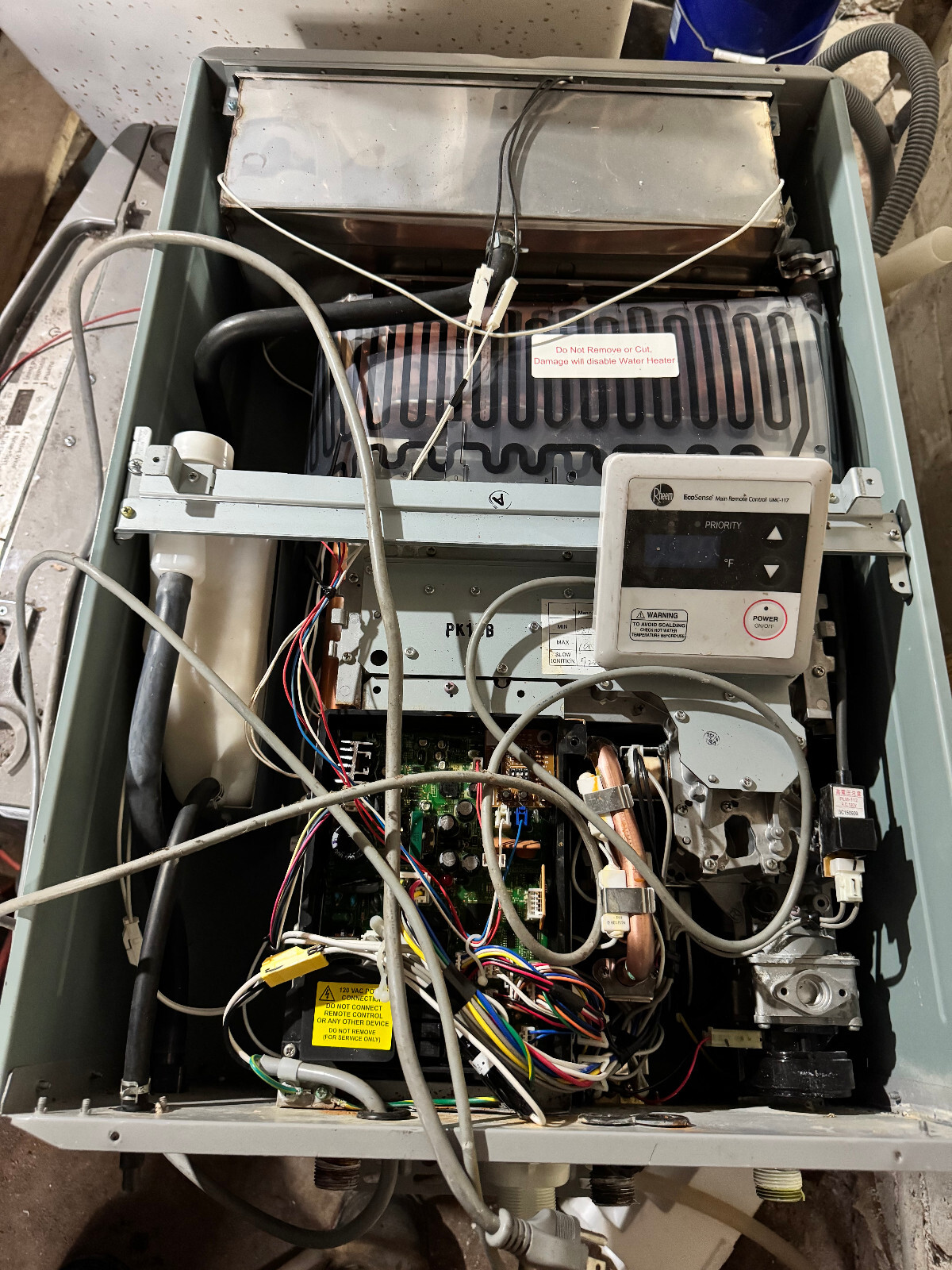 Rheem ECOH200DVLN-1 95% Condensing Direct Vent Tankless Gas Water Heater gallery