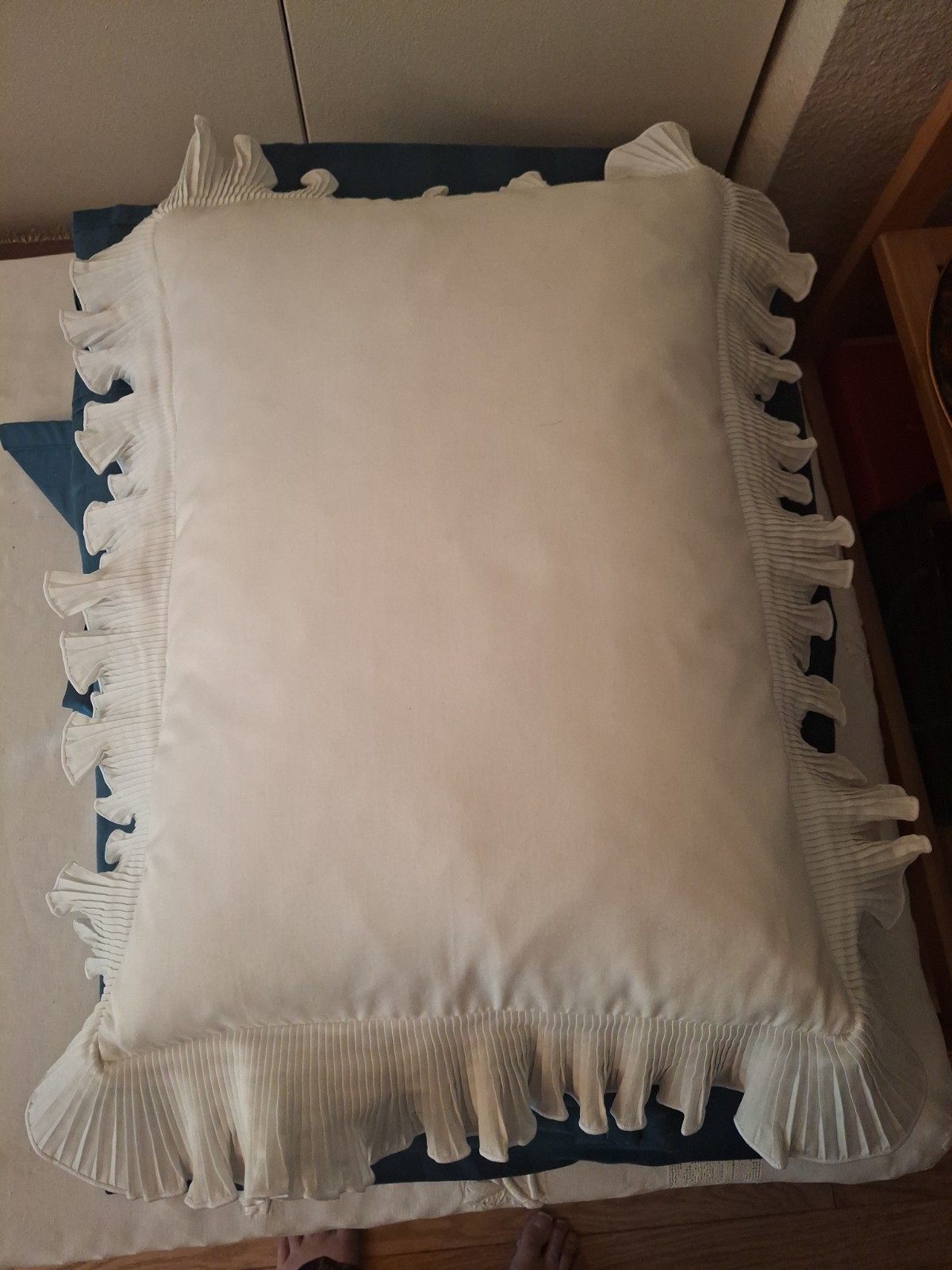 Traditions Plisse White Ruffled Boudior Sham Feather Insert gallery
