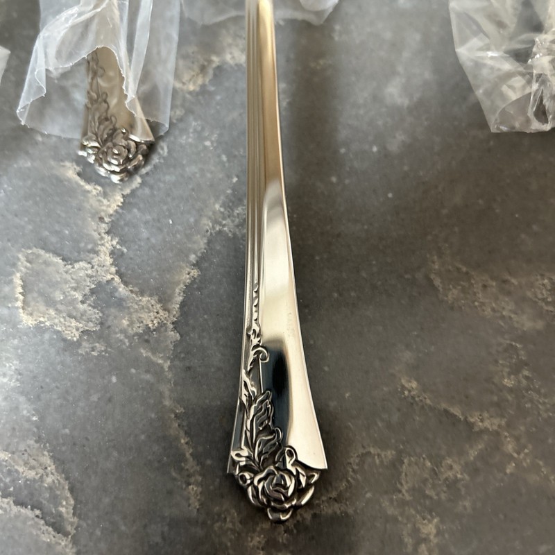 Oneida Damask Rose Stainless Flatware 5 Piece Place Setting Heirloom Cube ~ NEW gallery