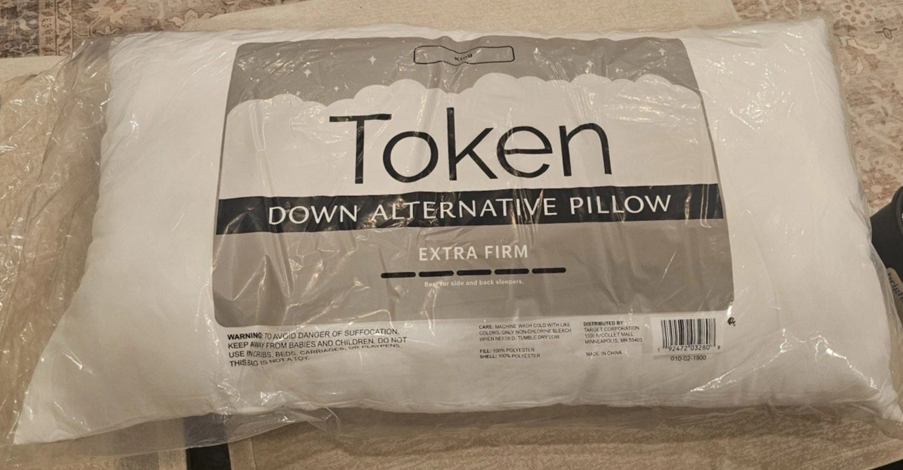 6-Pack Factory Sealed Token Down Alternative Pillow KING Extra Firm 010-02-1900 gallery