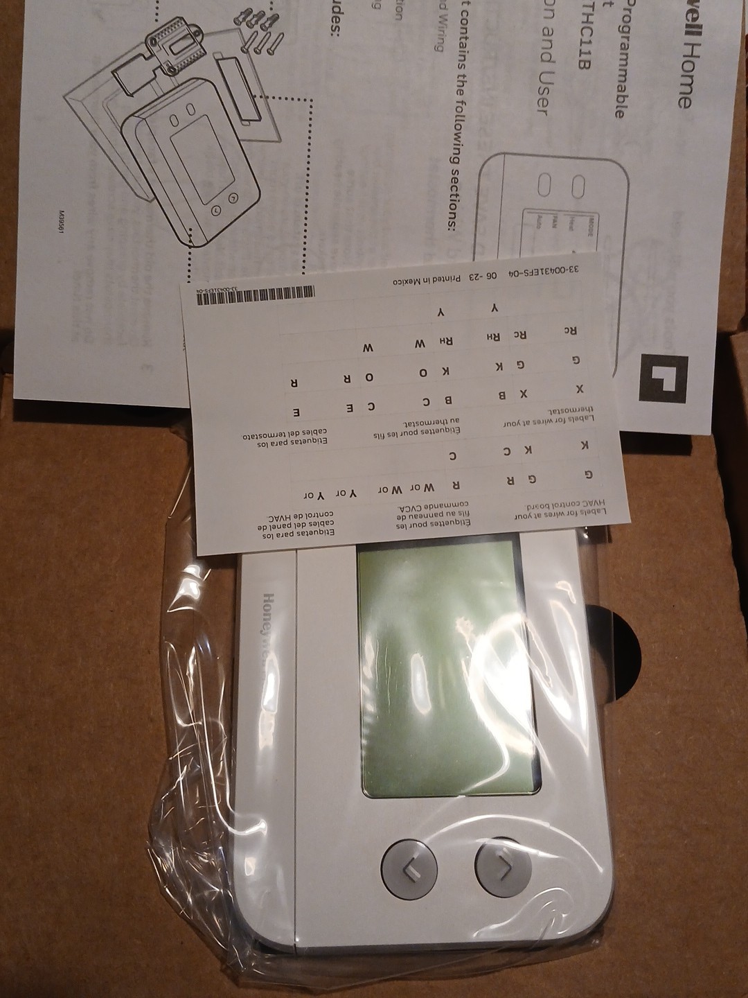 Honeywell Home X1N Non-Programmable Thermostat Single-Stage 1-Heat/1-Cool gallery