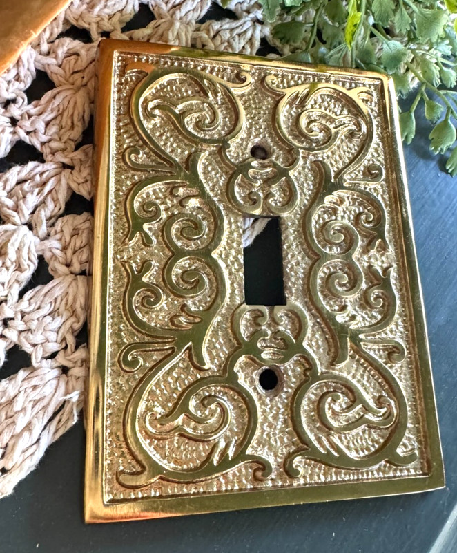 Antique -Gold Metal Single Toggle Light Switch Plate Wall Cover Decorator Scroll gallery