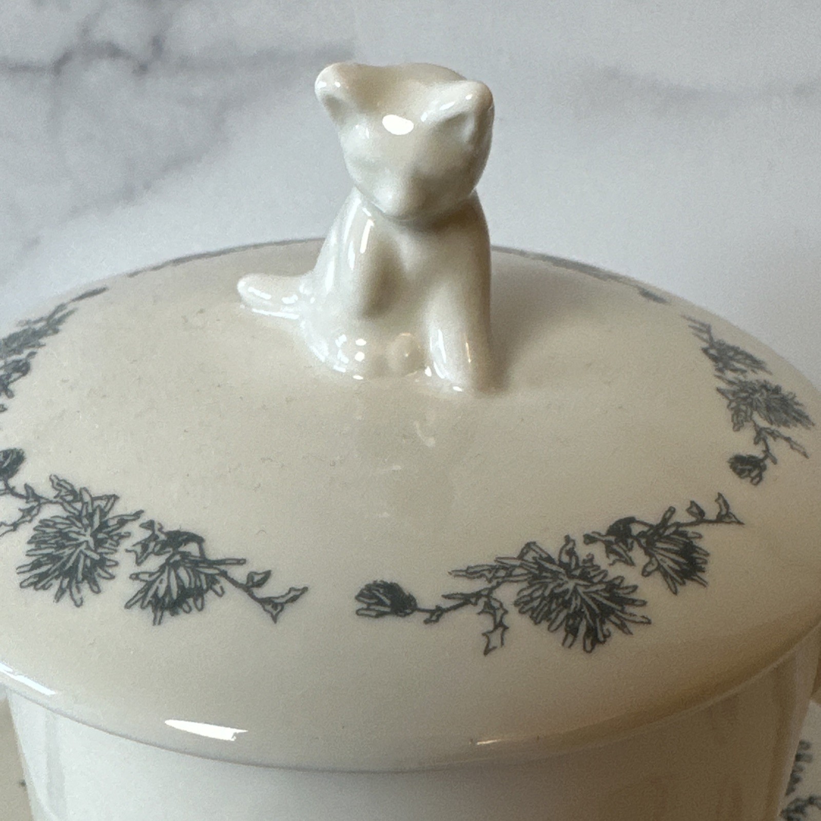 Creative Co-Op Steepware Cat & Mouse Teacup w/ Lid & Saucer - No Strainer - Read gallery