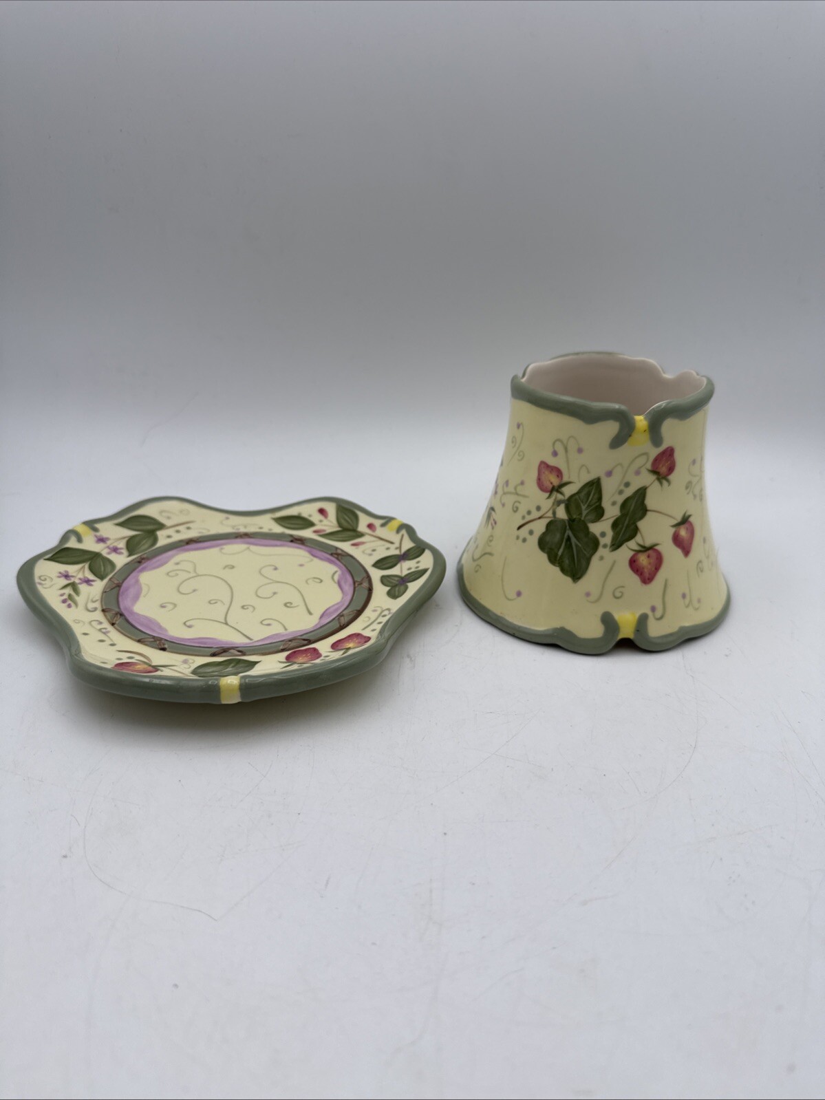 Partylite Strawberry Shade With Matching Plate gallery
