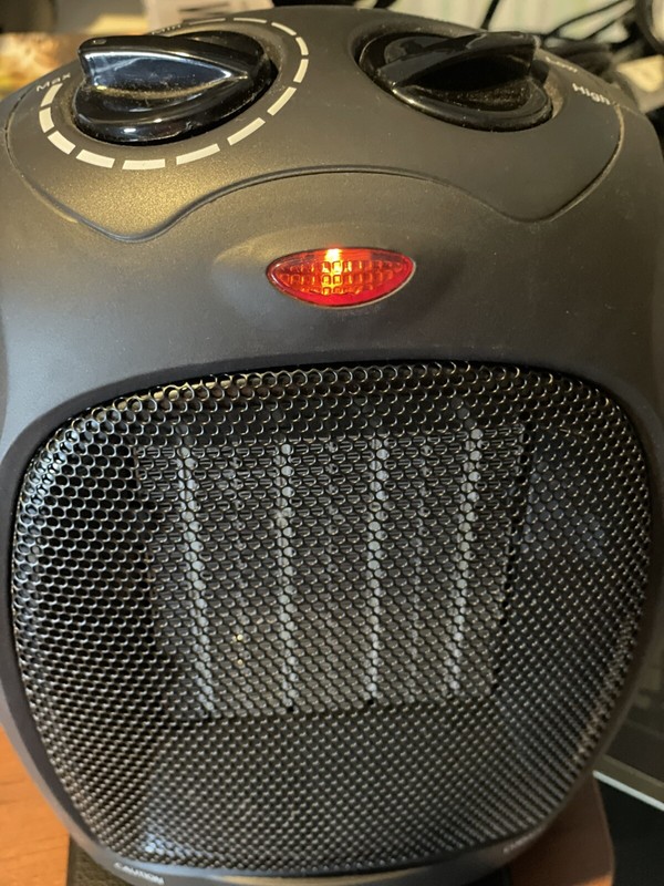 GreenTouch 1500W Oscillating Ceramic Heater with Adjustable Thermostat Black gallery