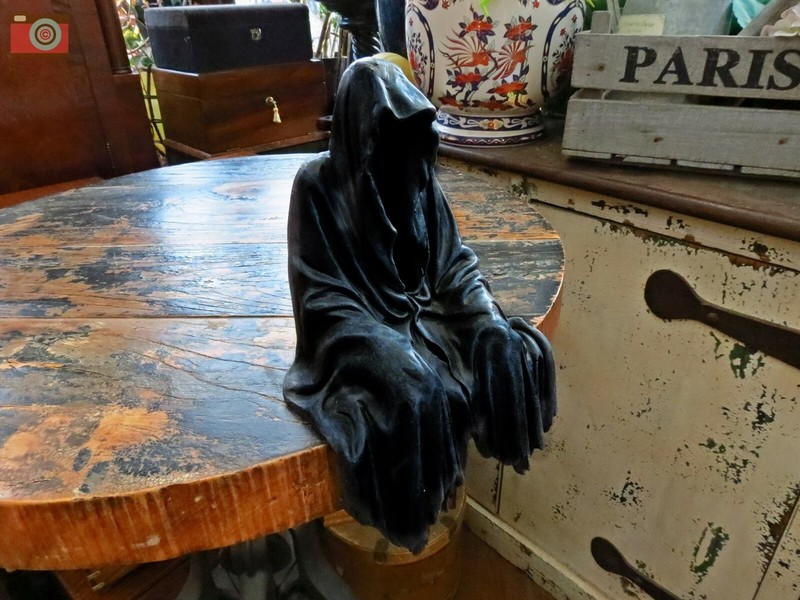 "DARKNESS RESIDES" Haunting Faceless Figure Dark & Scary Grim Reaper Gothic 23cm gallery