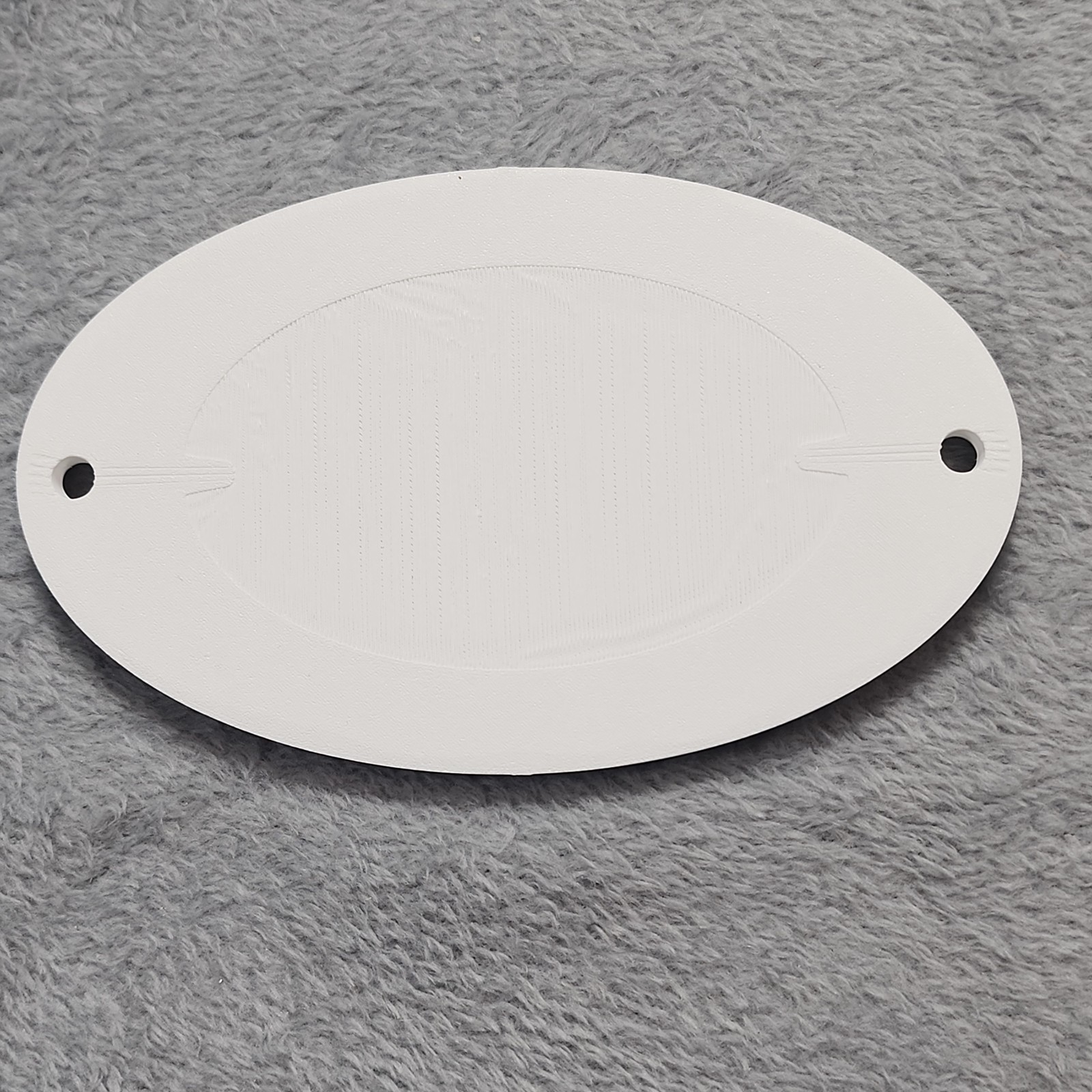 Please Close The Gate Oval Sign Black & White Thick PLA Plaque gallery