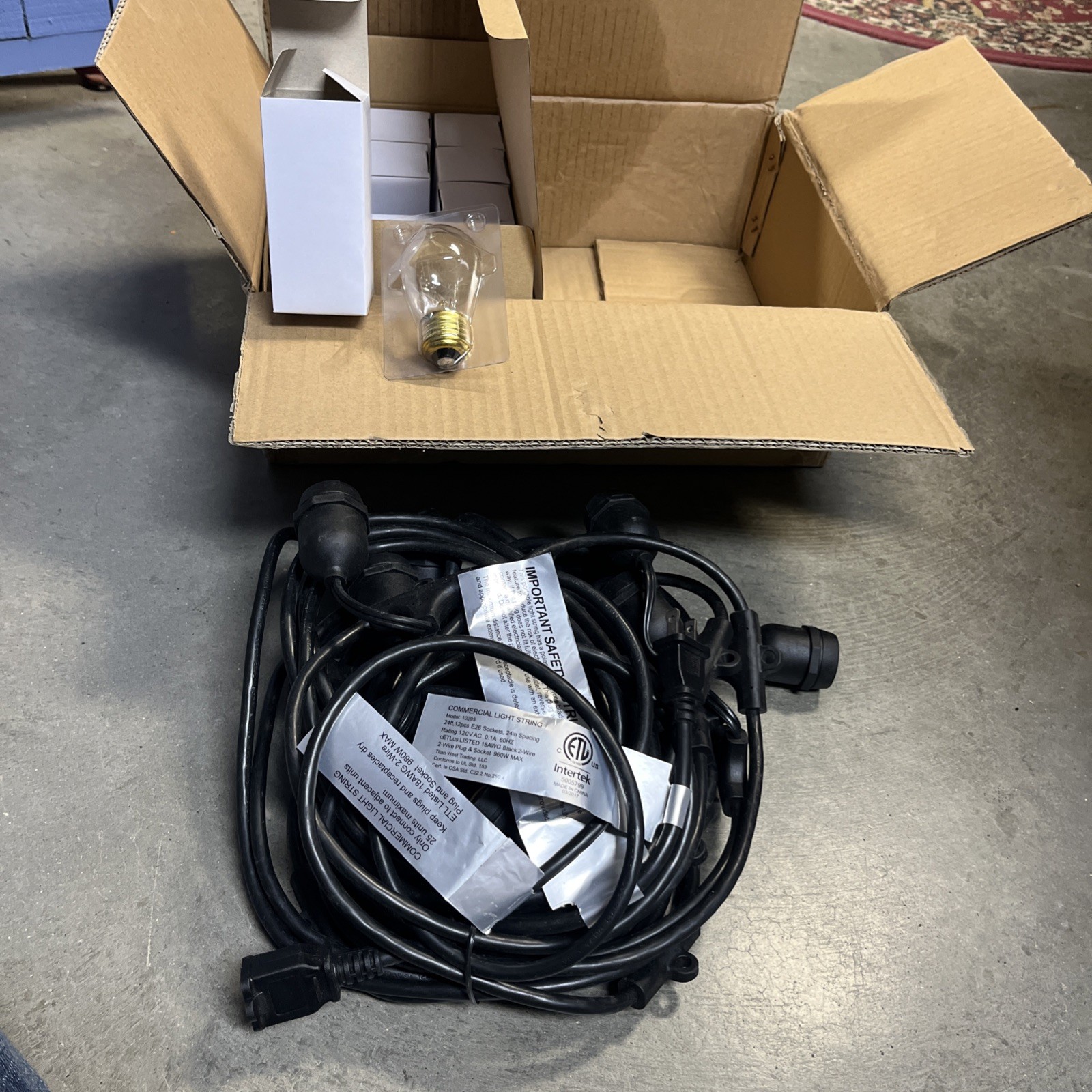 Intertek Commercial Light String Indoor/Outdoor 24 ft w/Bulbs 15 Lights NEW! gallery