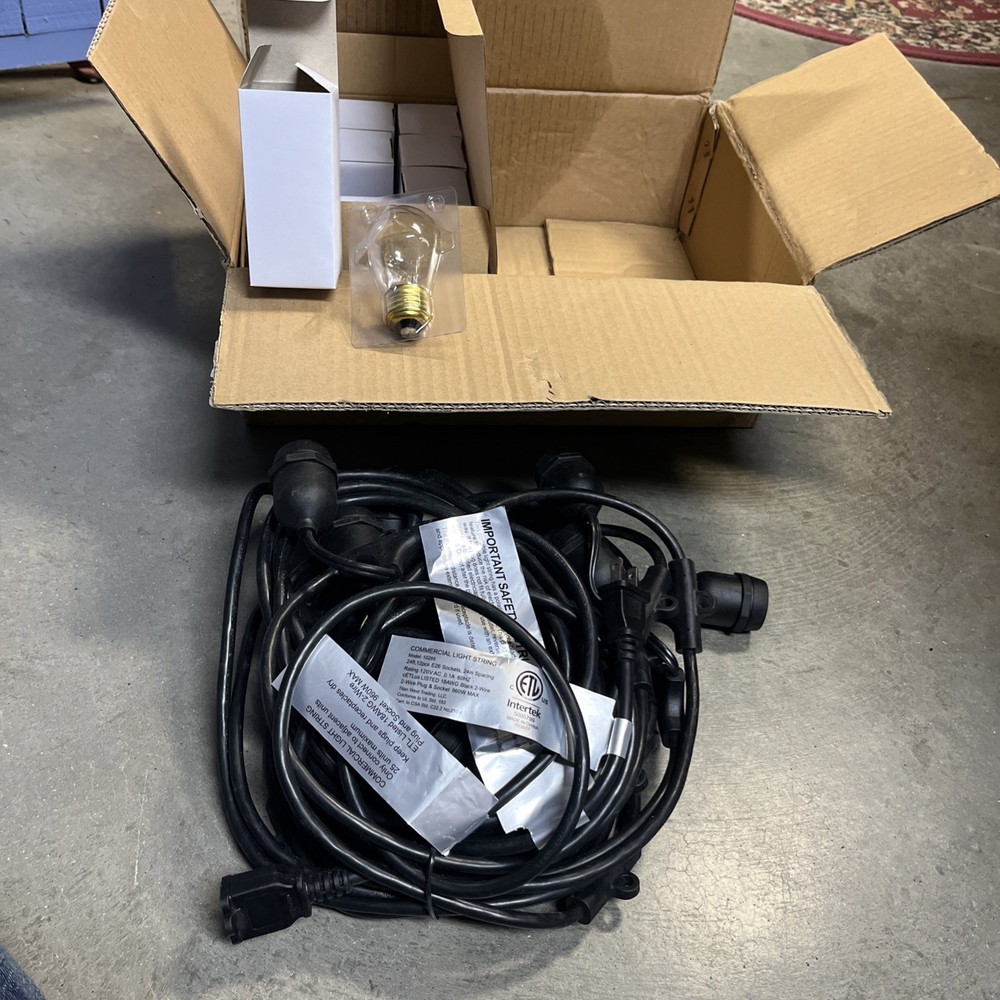 Intertek Commercial Light String Indoor/Outdoor 24 ft w/Bulbs 15 Lights NEW!