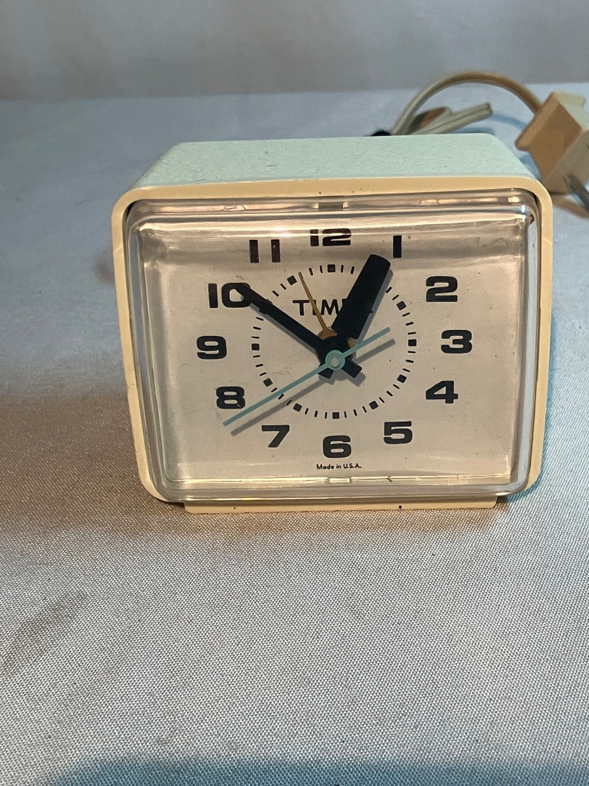 TIMEX Electric Plug-In ALARM CLOCK - Working Condition #7369A USA Made gallery