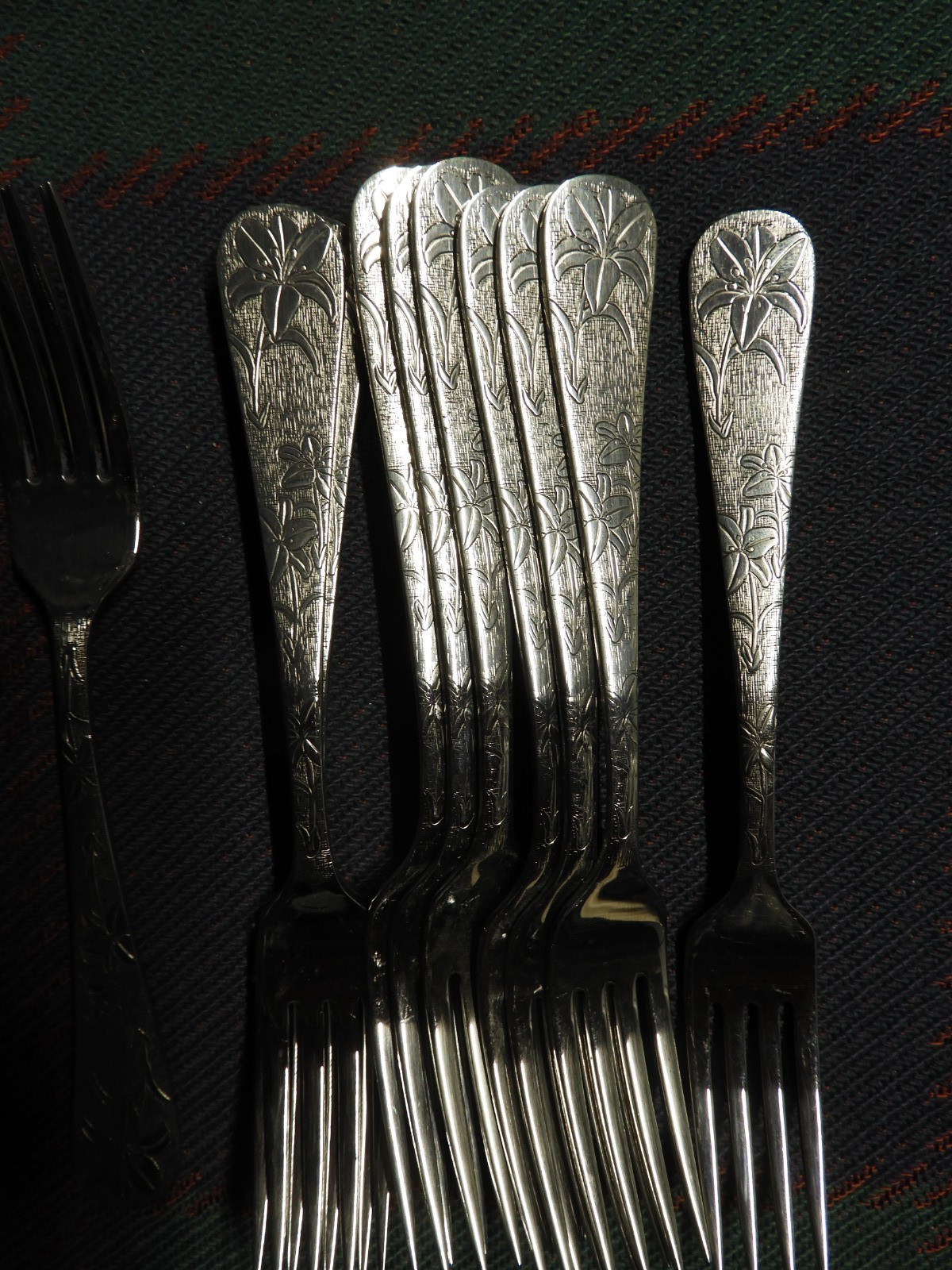 12- Liberty Tabletop - Salad Forks - 7 inch - American Garden Pattern - NEW 2nd gallery