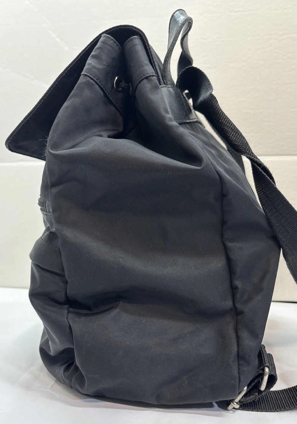 Eddie Bauer Outdoor Flap Backpack Travel School Drawstring & Snap Black 4