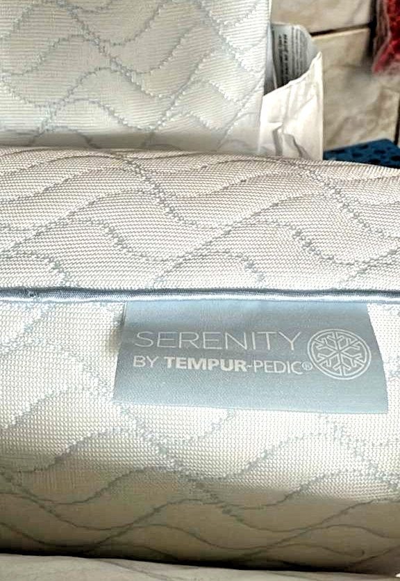 Serenity by Tempur-Pedic Cooling Memory Foam Pillow. New/Open Box. gallery