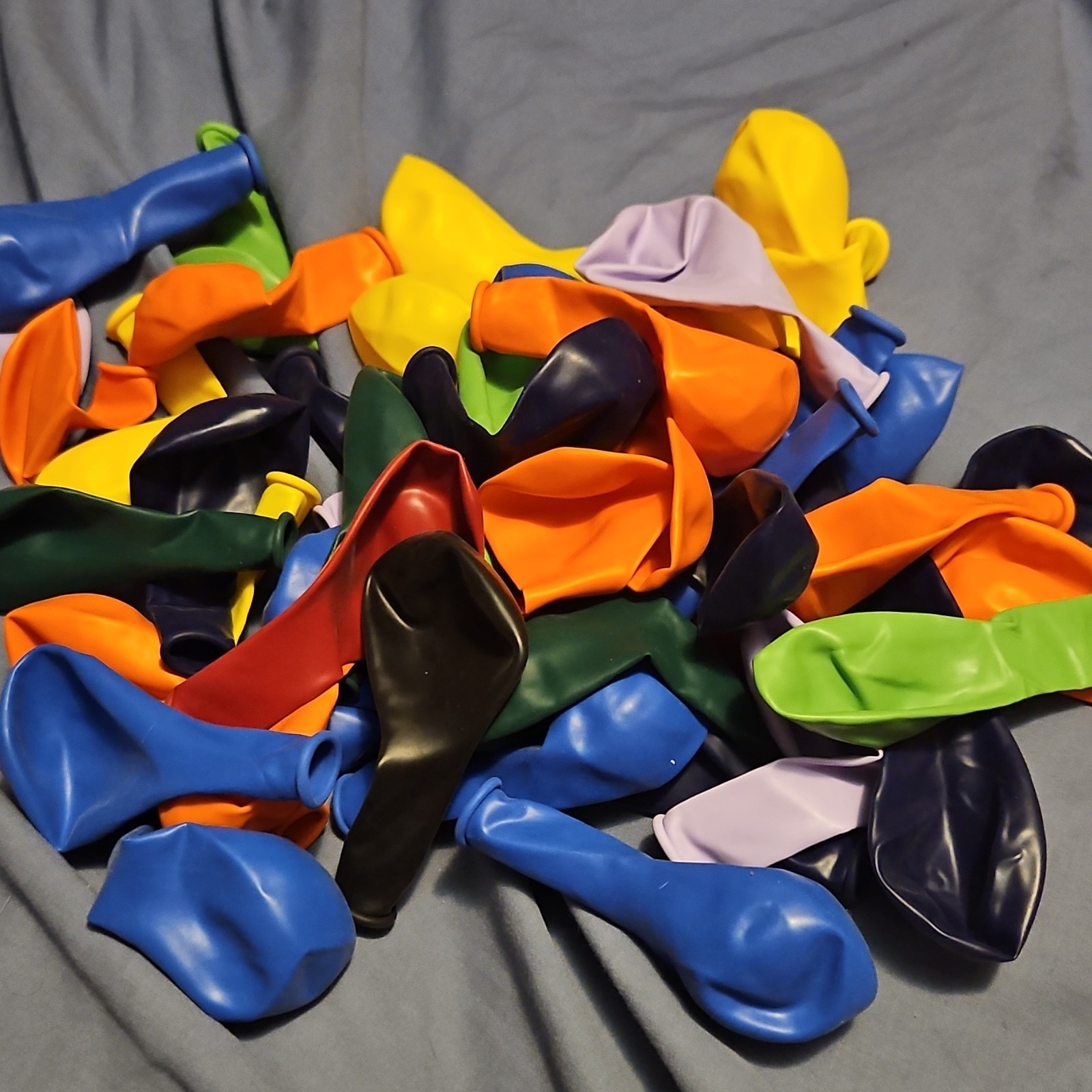 Latex Party Balloons Uninflated Assorted Colors Multicolor Balloon lot of 50 9in gallery