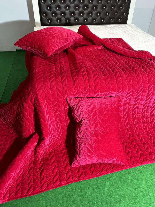 Fuchsia velvet Red Quilt King Size comforter ideal for winter Warm Quilt Set gallery