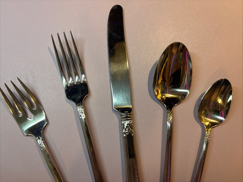 Oneida Damask Rose 5 Pc Place Setting Stainless Flatware, Free Shipping gallery