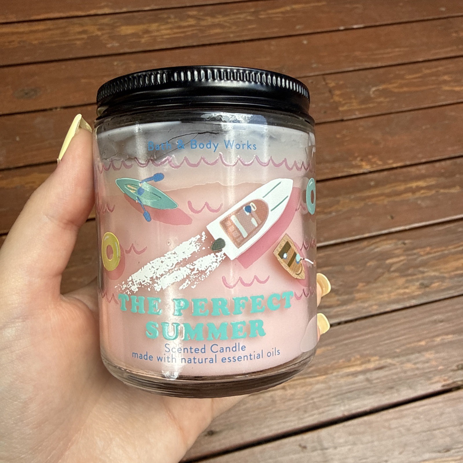 Bath & Body Works: The Perfect Summer 7oz Single Wick Candle gallery