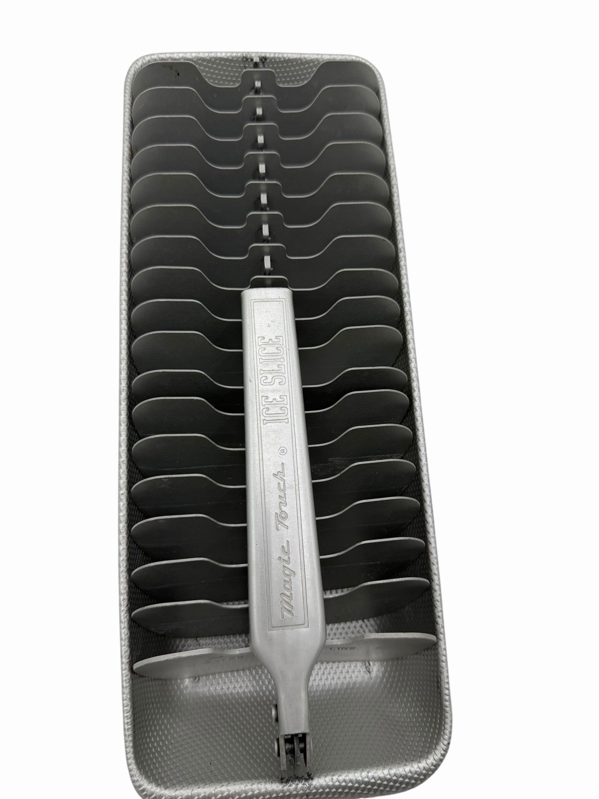 ✨✨Vintage Magic Touch Ice Slice Aluminum Ice Cube Tray 11.25" Silver✨✨ gallery