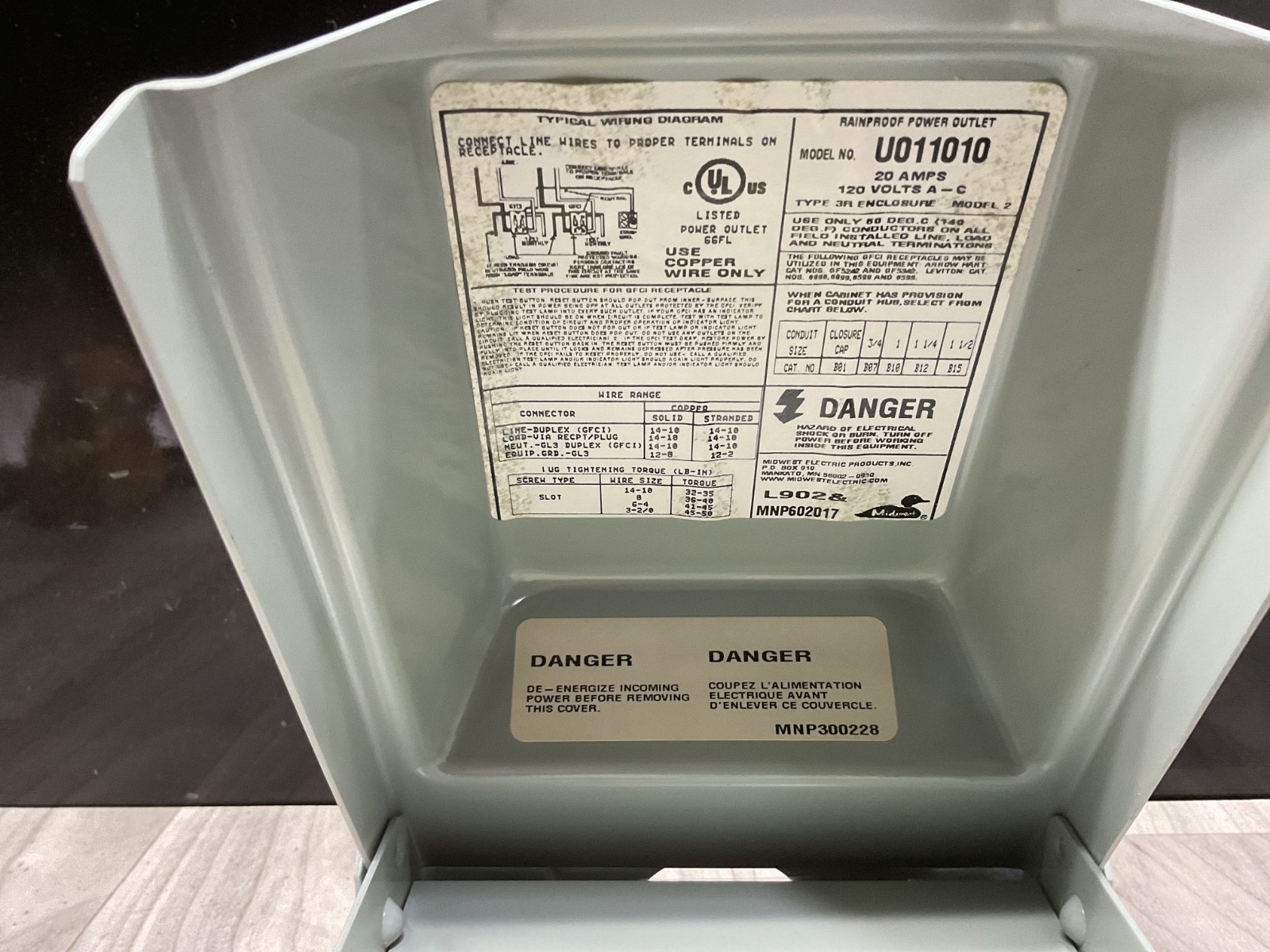 Midwest U010010 Outdoor Rainproof Power Outlet 20A 120V #03D8 TOP gallery