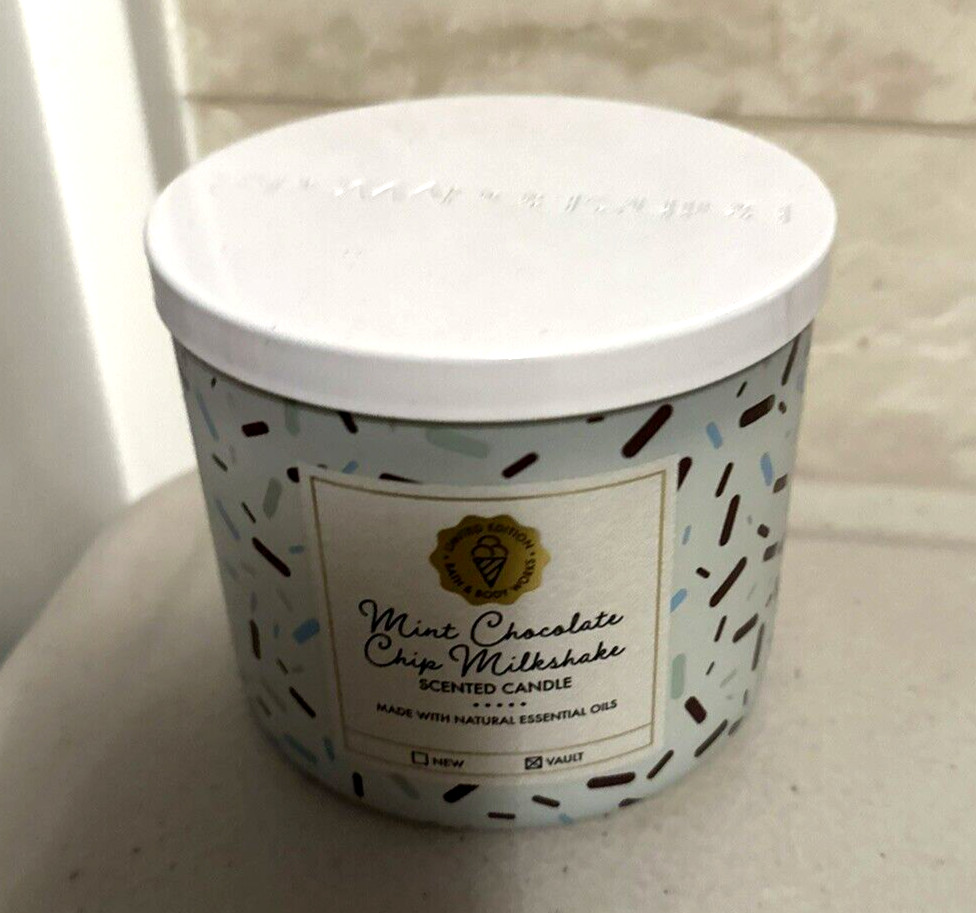 Bath & Body Works MINT CHOCOLATE CHIP MILKSHAKE CANDLE 3 Wicks Scented NEW NOV gallery