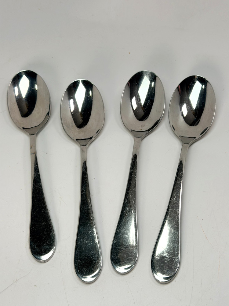 Oneida Stainless Flatware ICARUS (GLOSSY) Soup Spoon Set of 4 89-203, 7 7/8"