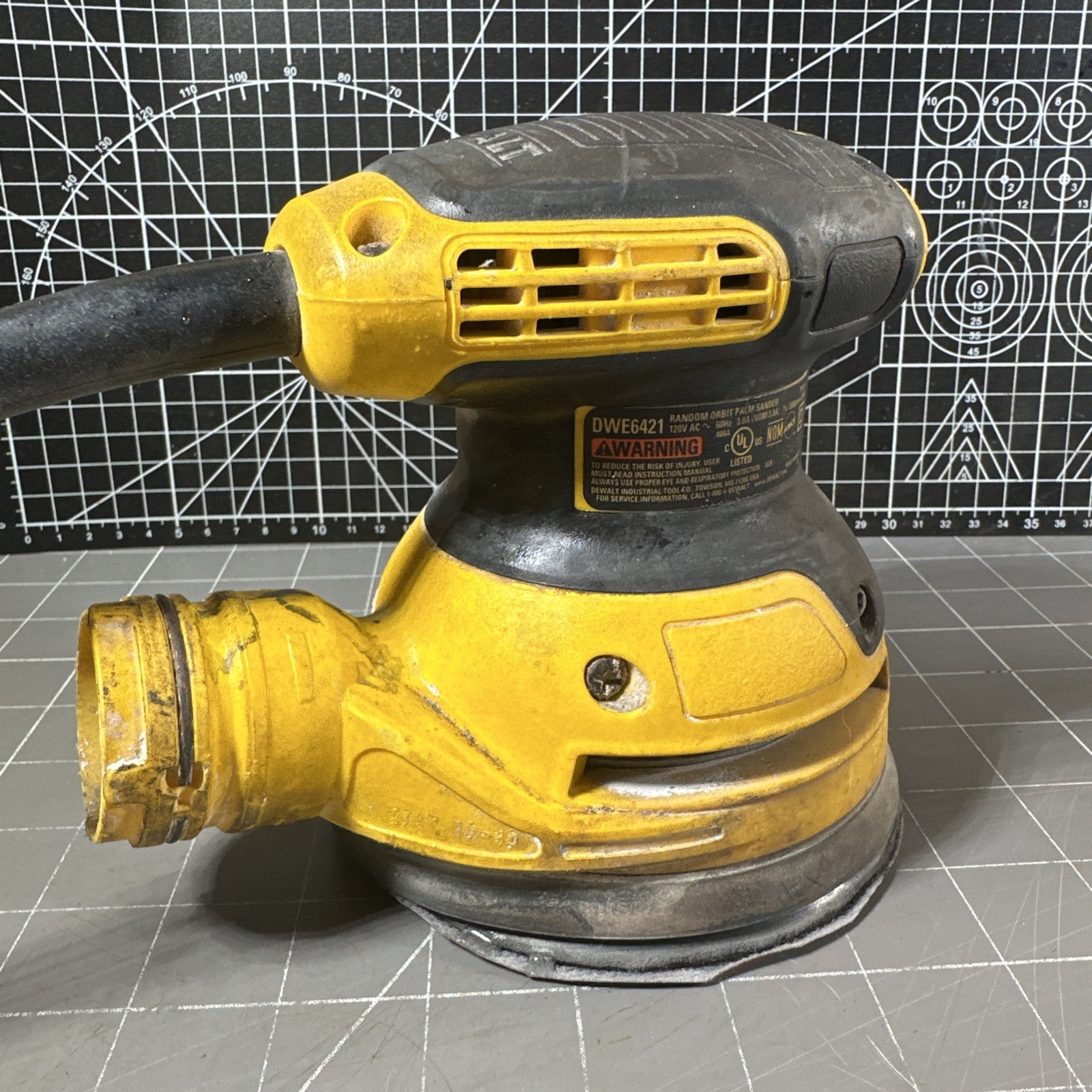 Dewalt DWE6421 Random Orbit Sander, 5 in disc, Single Speed, 120V gallery