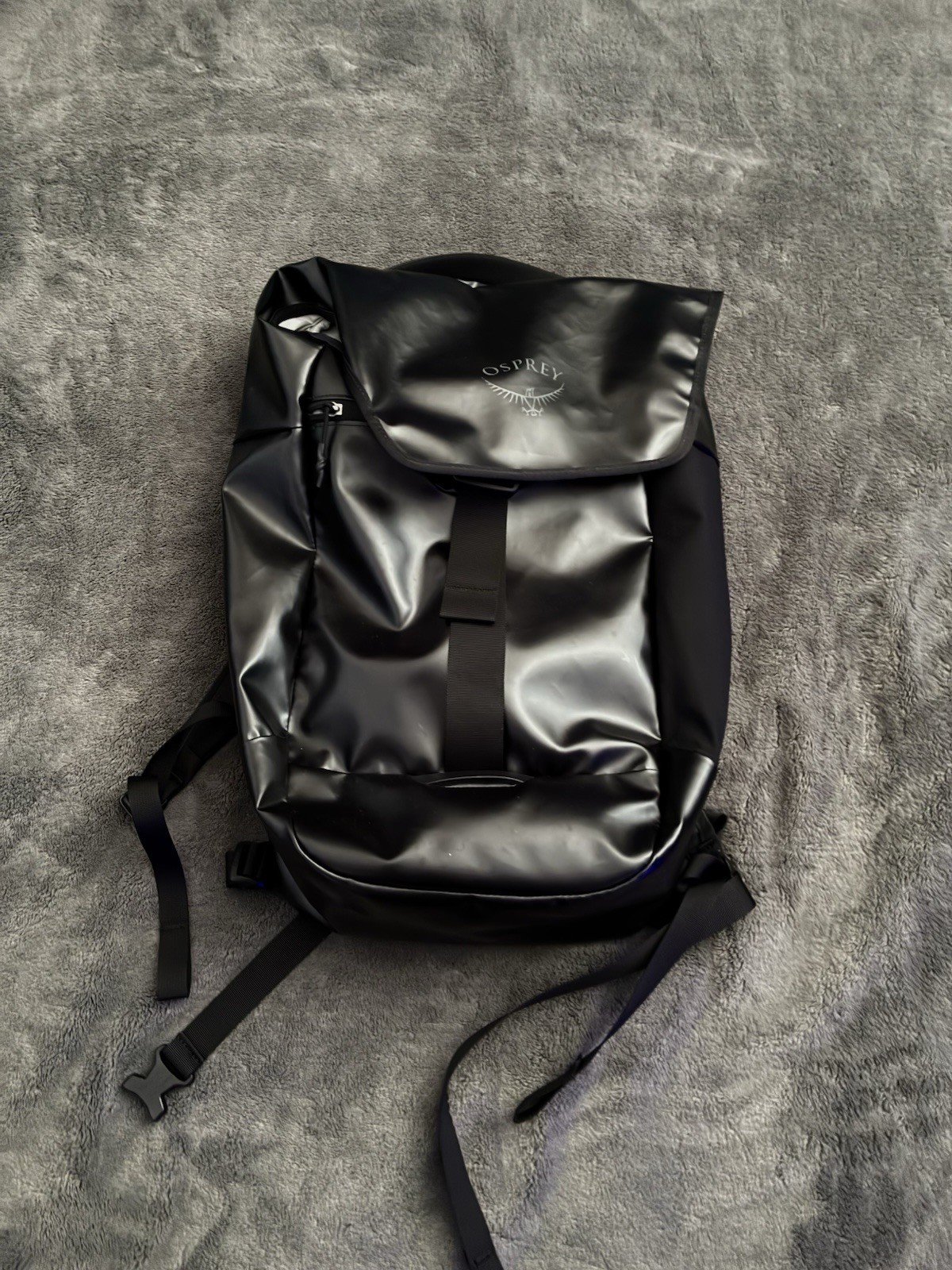 Osprey Transporter Flap 20L Backpack. Black.