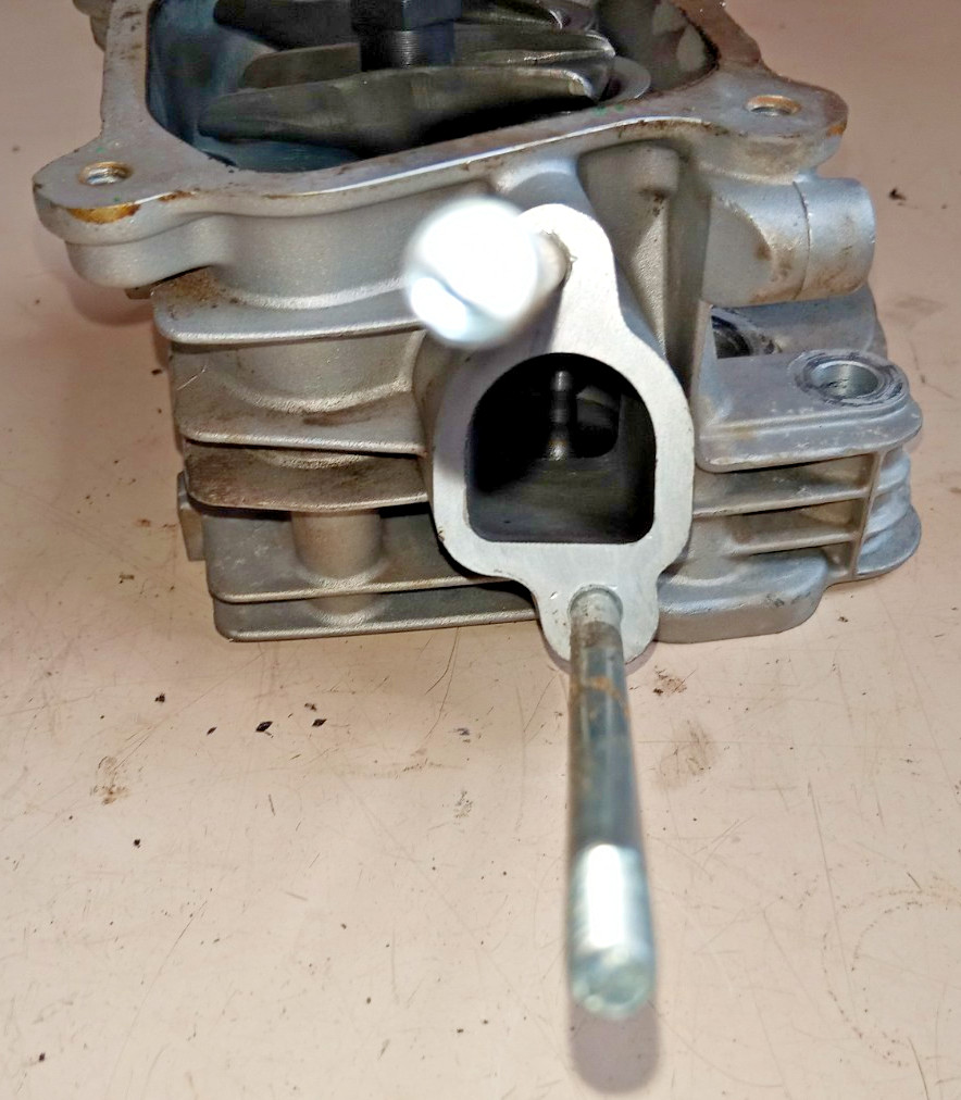 OEM CRAFTSMAN SNOW THROWER 31AM62EE799 CYLINDER HEAD ASSEMBLY #951-10722 gallery