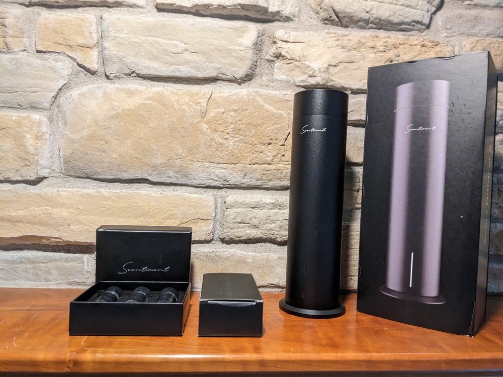 Scentiment Scent Diffuser 2 Black w/Remote with 3 Scents
