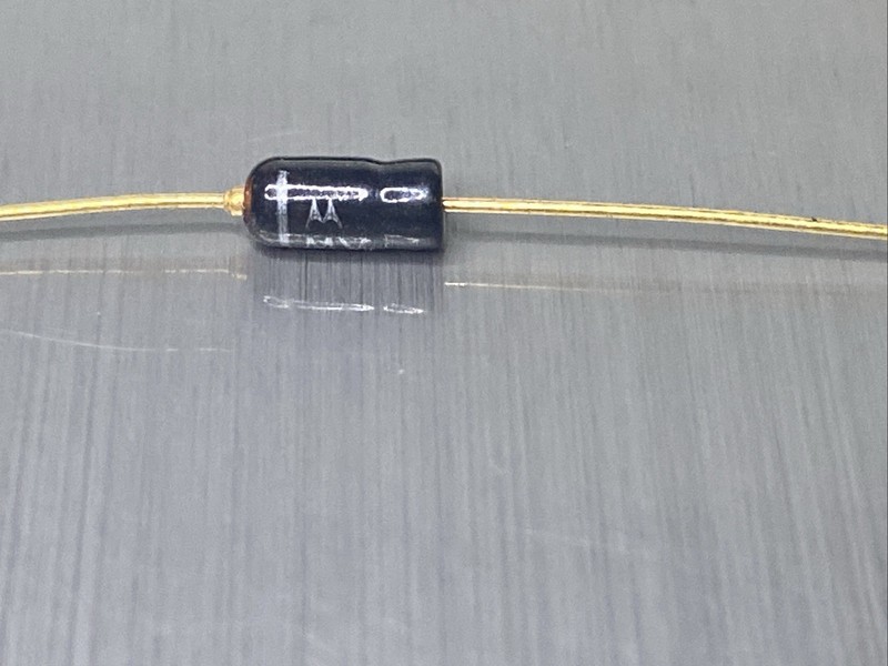 MV1401 Gold Varactor Variable Capacitance Diode 550pF 12V Silicon Hyperabrupt gallery