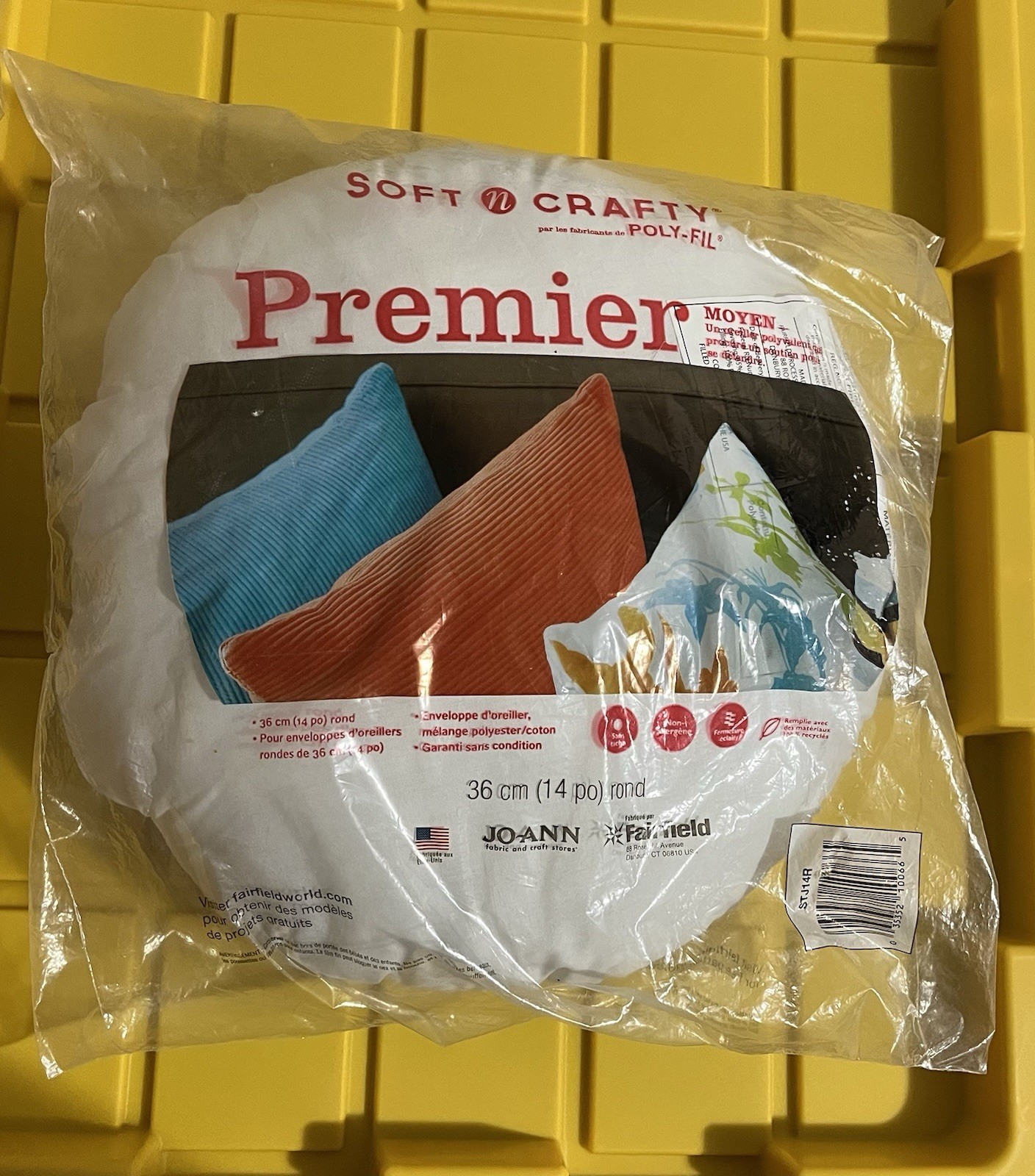 Premier Soft Crafty Poly -Fil, 36cm (14po) Round, With Zipper, (B-1053) gallery