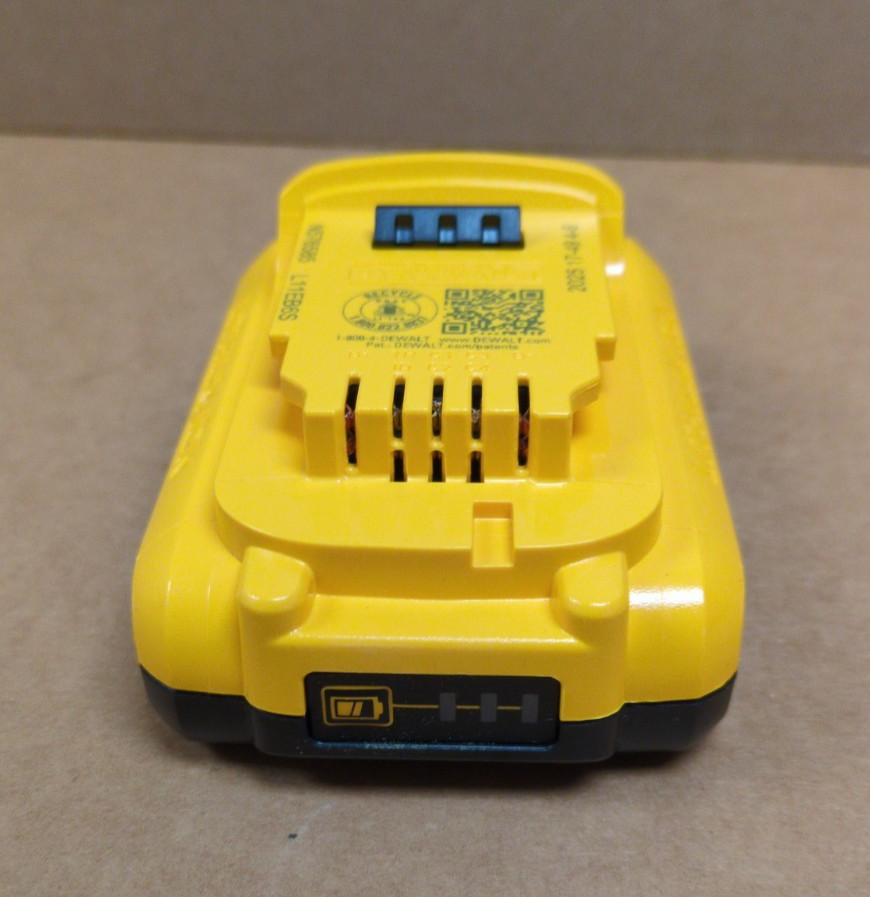 (DCB240) DeWalt Compact Lithium Ion Battery 20V MAX gallery