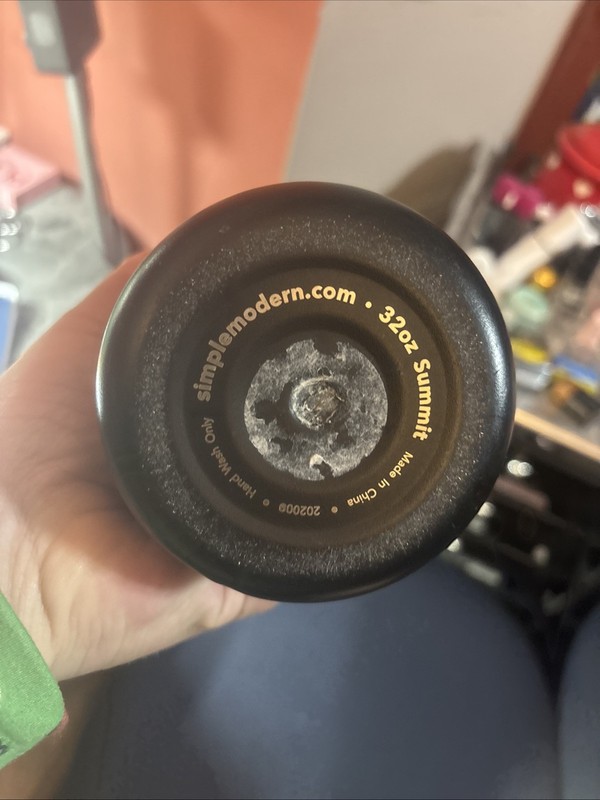 Simple Modern 32oz Black Summit with Chug Lid gallery