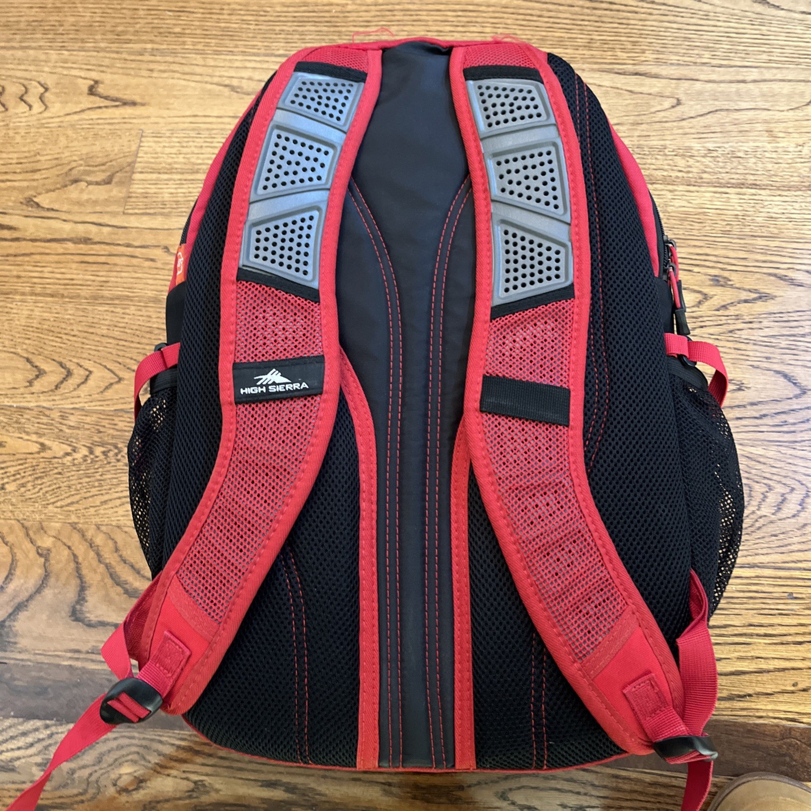 High Sierra Adjustable & Lightweight Aggro Backpack, Vivid Red /Black/Silver 3