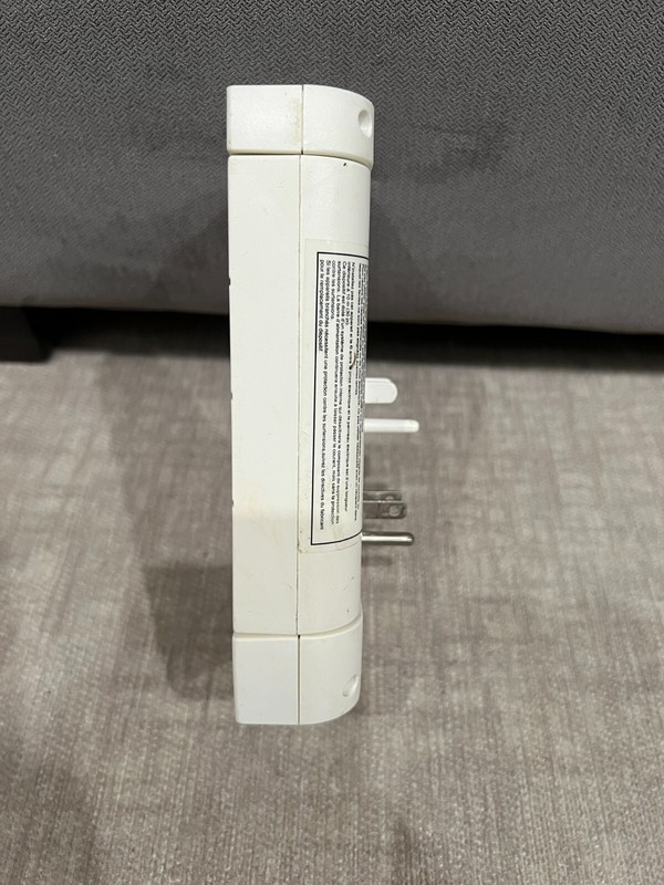 Side Socket Elite 8-Outlet Expander/Extender - As Seen On TV - 90 Degree Swivel gallery
