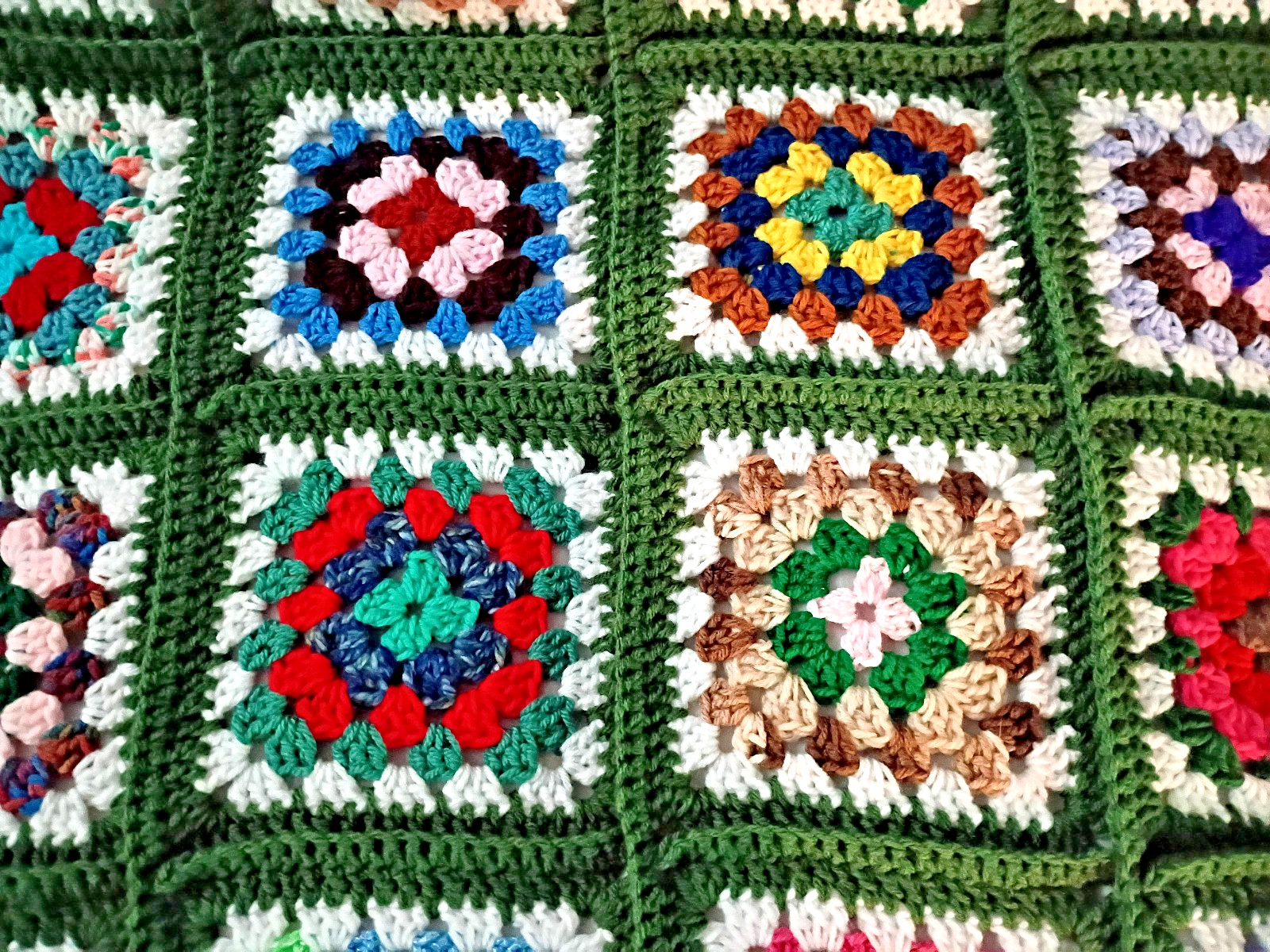 NEW HAND MADE MEDIUM THYME Multi-Color GRANNY SQUARES AFGHAN (lot#218) gallery
