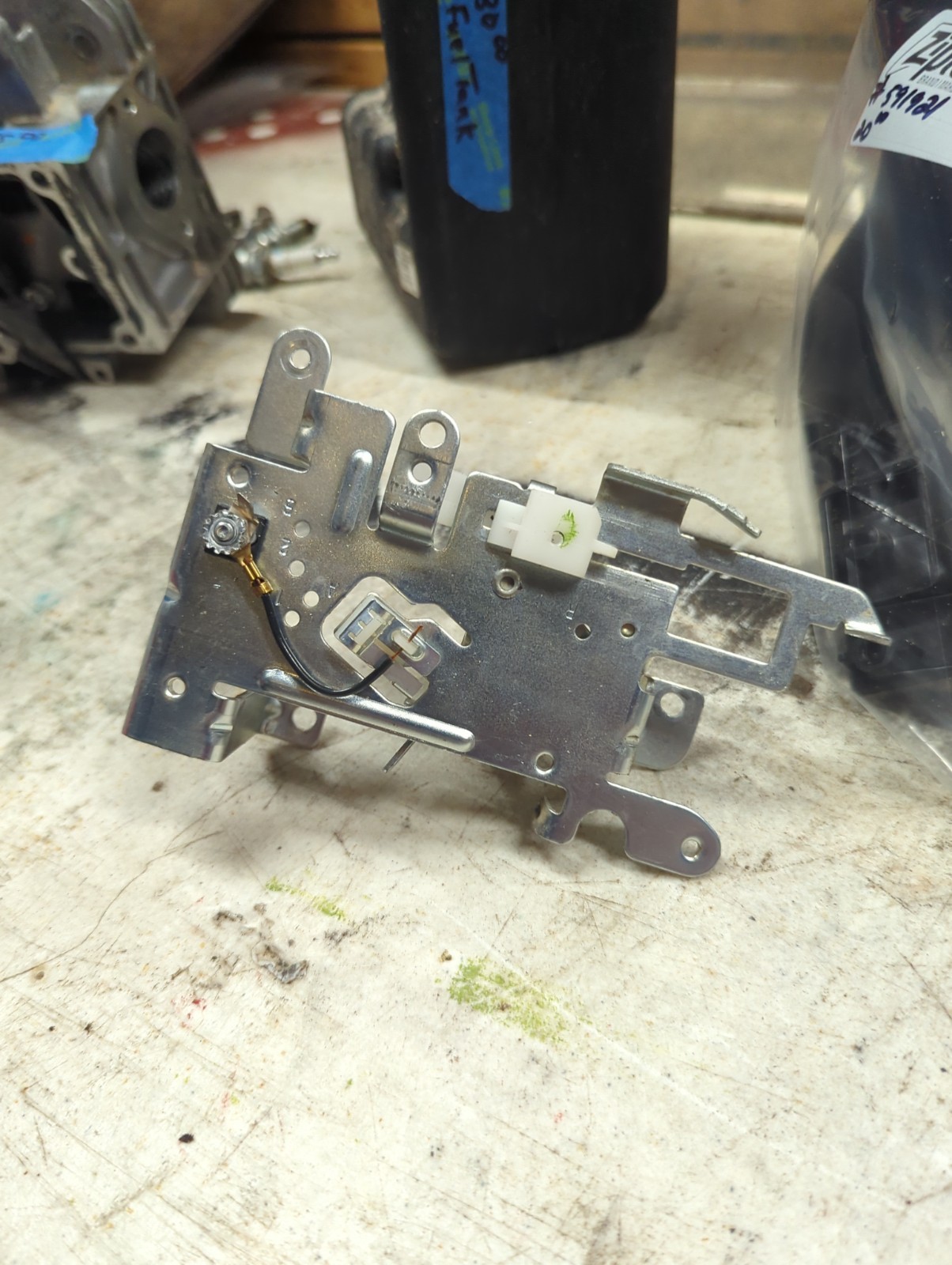 Briggs & Stratton Throttle Governor Control Bracket 591911 Kill Switch 10-Hr gallery
