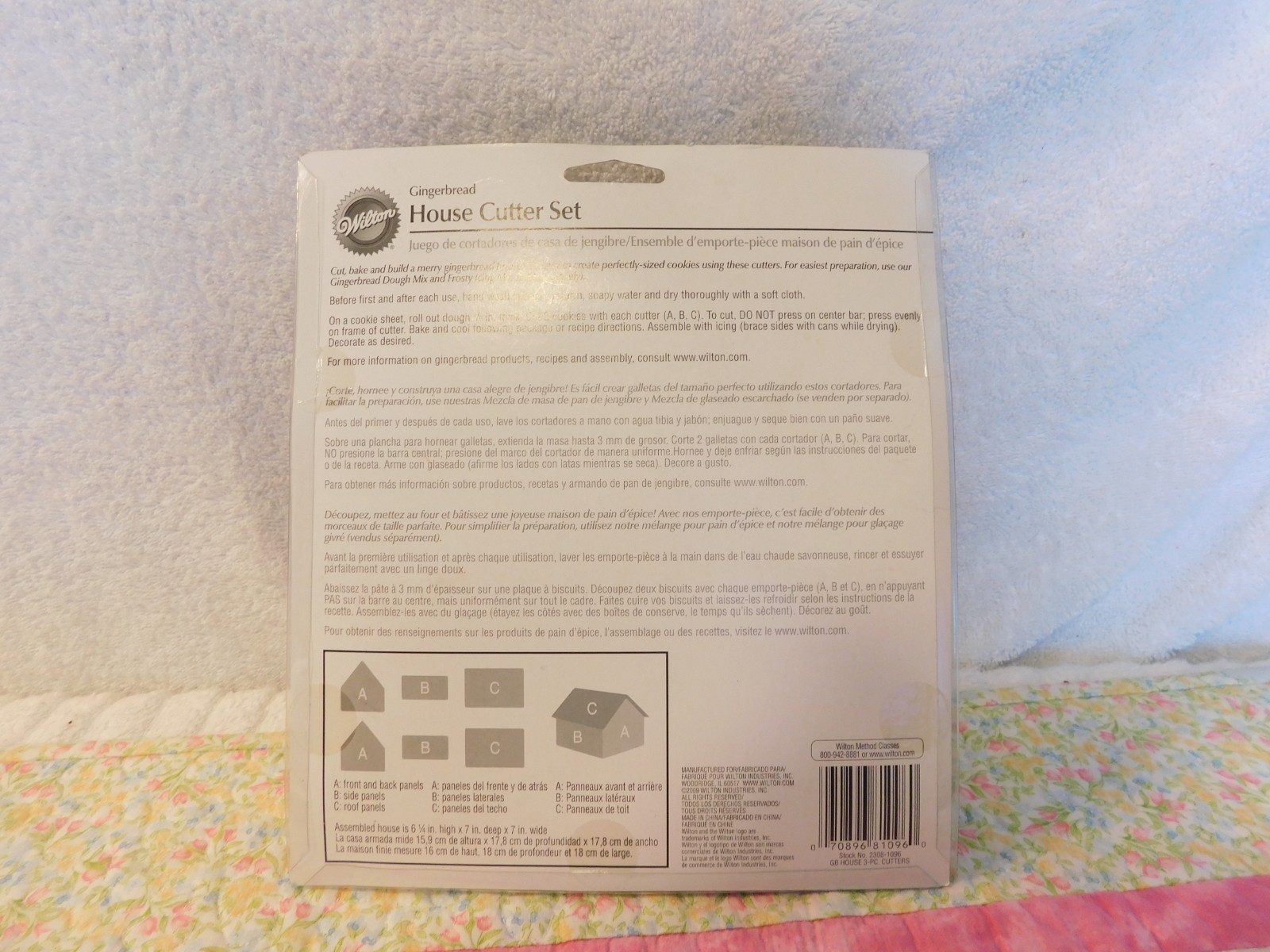 Wilton GINGERBREAD HOUSE Cookie Cutter Set 3 Cutters gallery