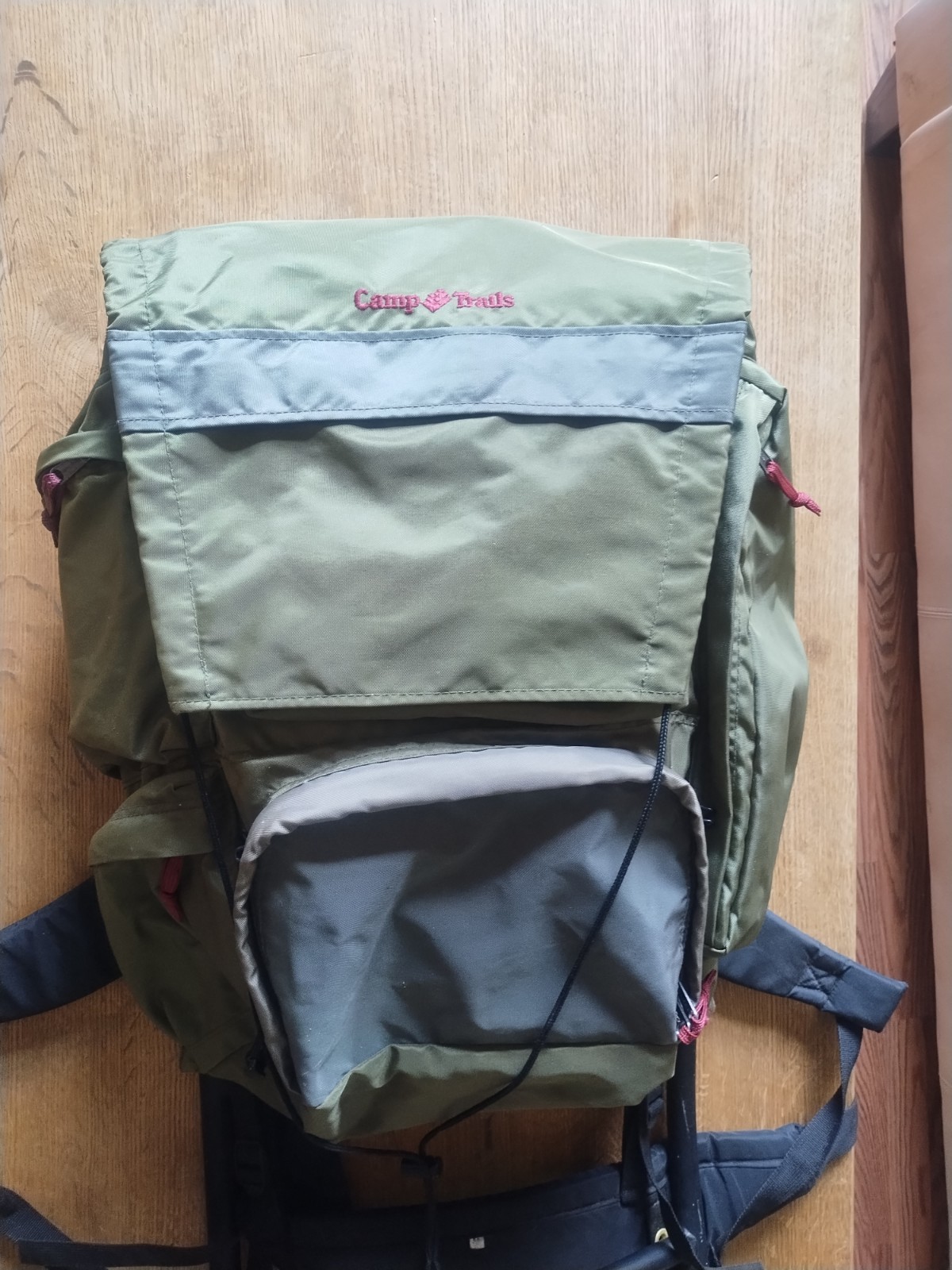  Camp Trails   Aluminum Frame,  5 Pockets Back Pack 5