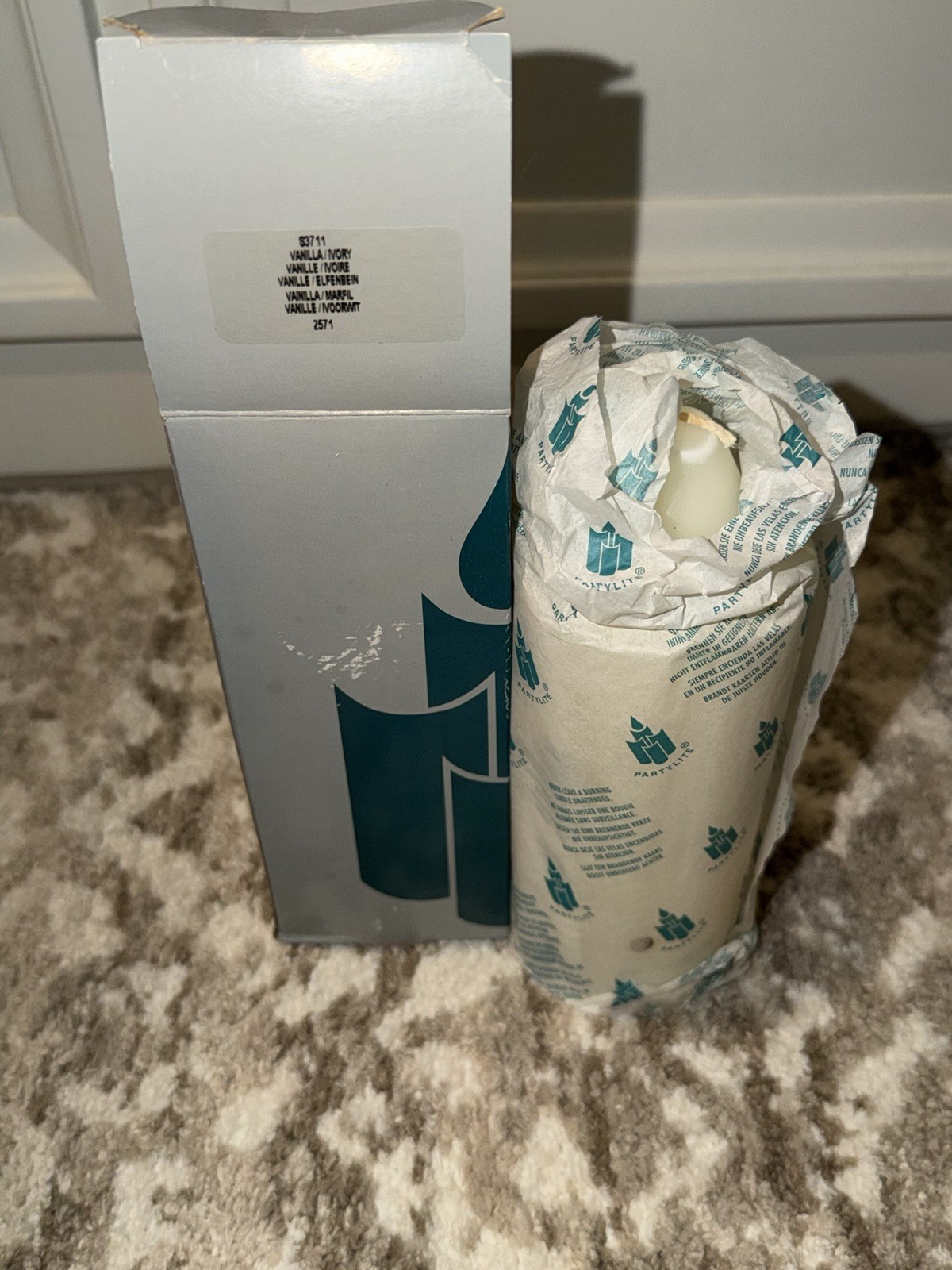 Partylite 3 x 7 Pillar Candle Vanilla Ivory Brand New In Box S3711 gallery