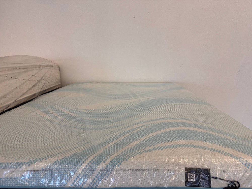 QUEEN TEMPURPEDIC LUXEBREEZE SOFT MATTRESS-MSRP $6,399