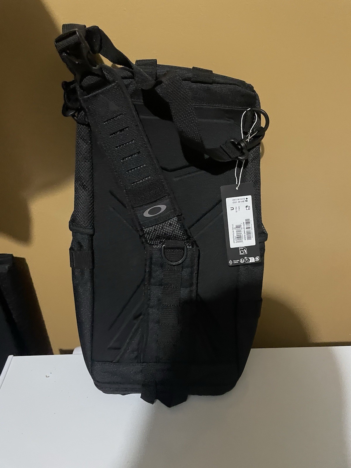 Oakley Extractor Sling Pack 2.0  2