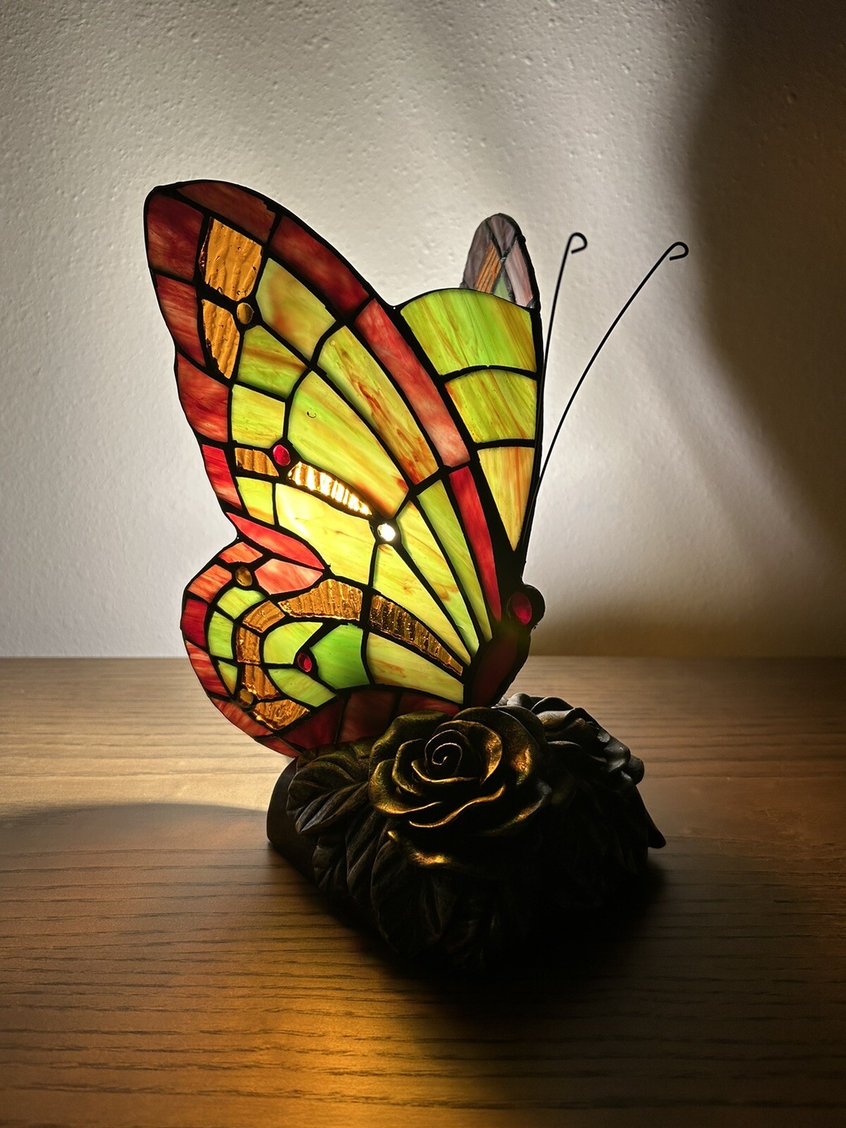 Tiffany Style Night Light Stained Glass Butterfly Vintage 6"W*7"D*9"H gallery