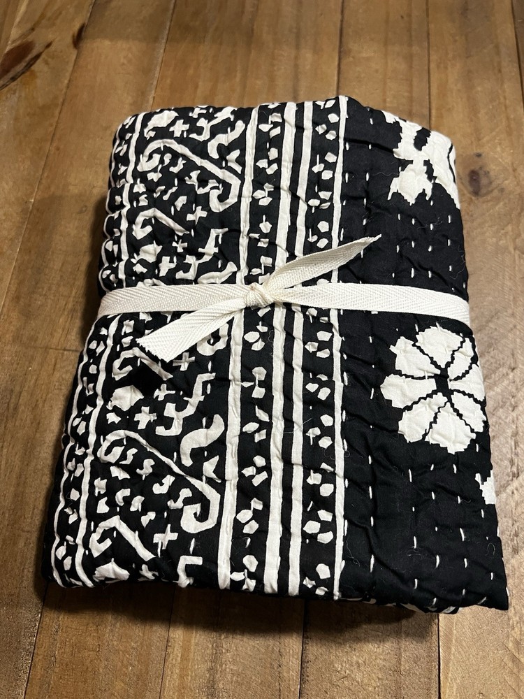 Pottery Barn Sutton Reversible Quilted Standard Sham Only 1