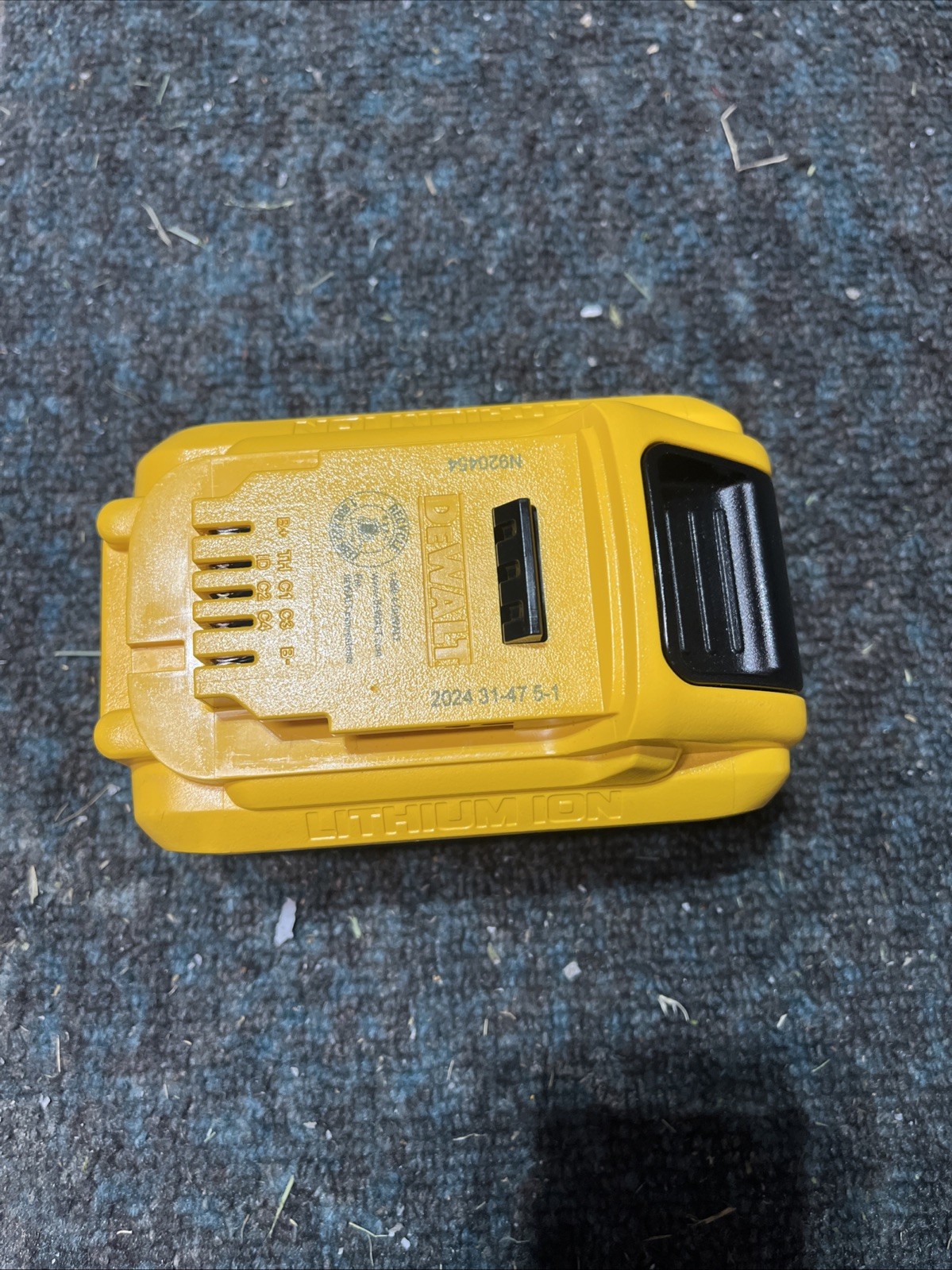 DEWALT DCB206 20V Lithium-Ion Battery - Black/Yellow gallery