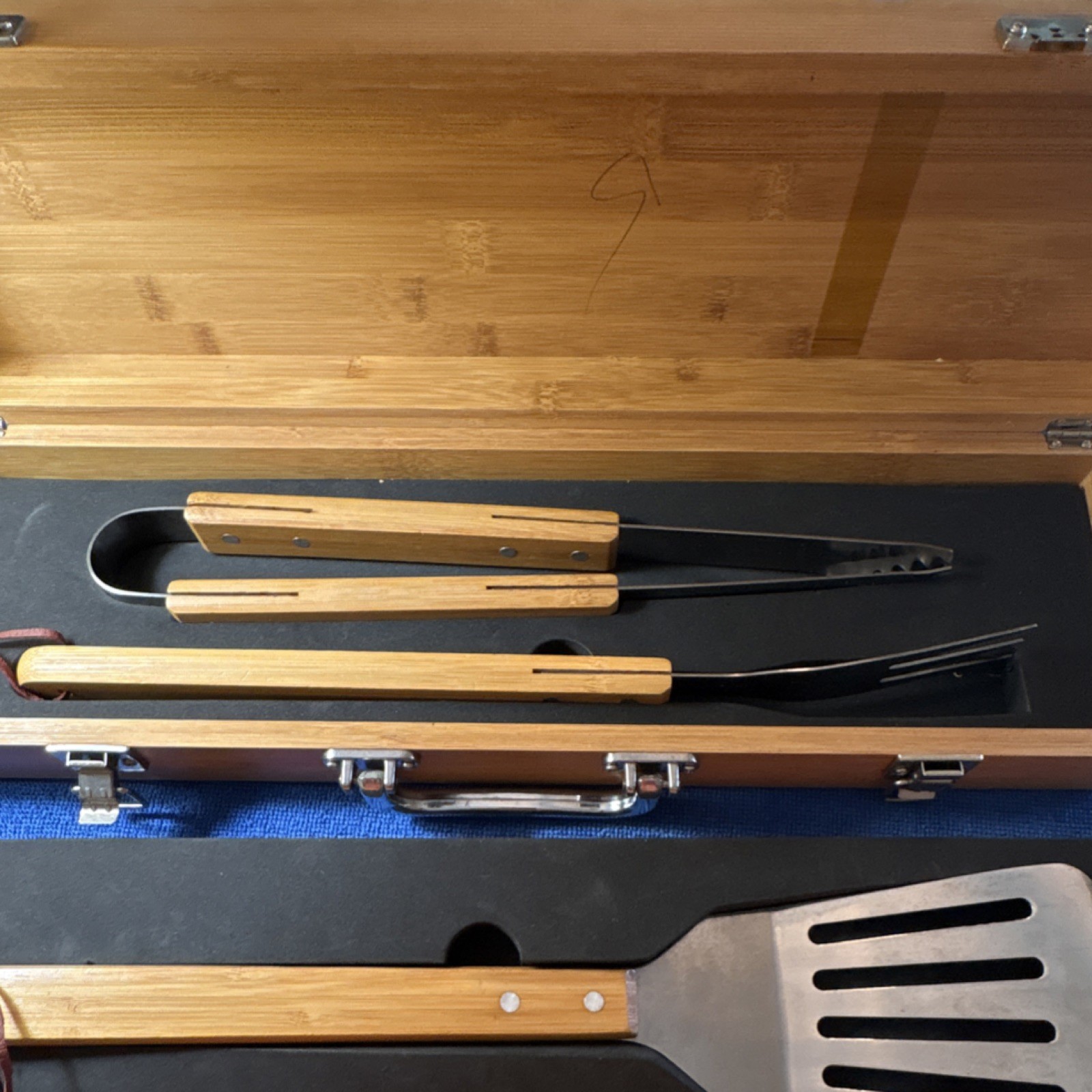 Three-Piece BBQ Tool Set Wood Handles Stainless Steel Fork Tongs Spatula Case gallery