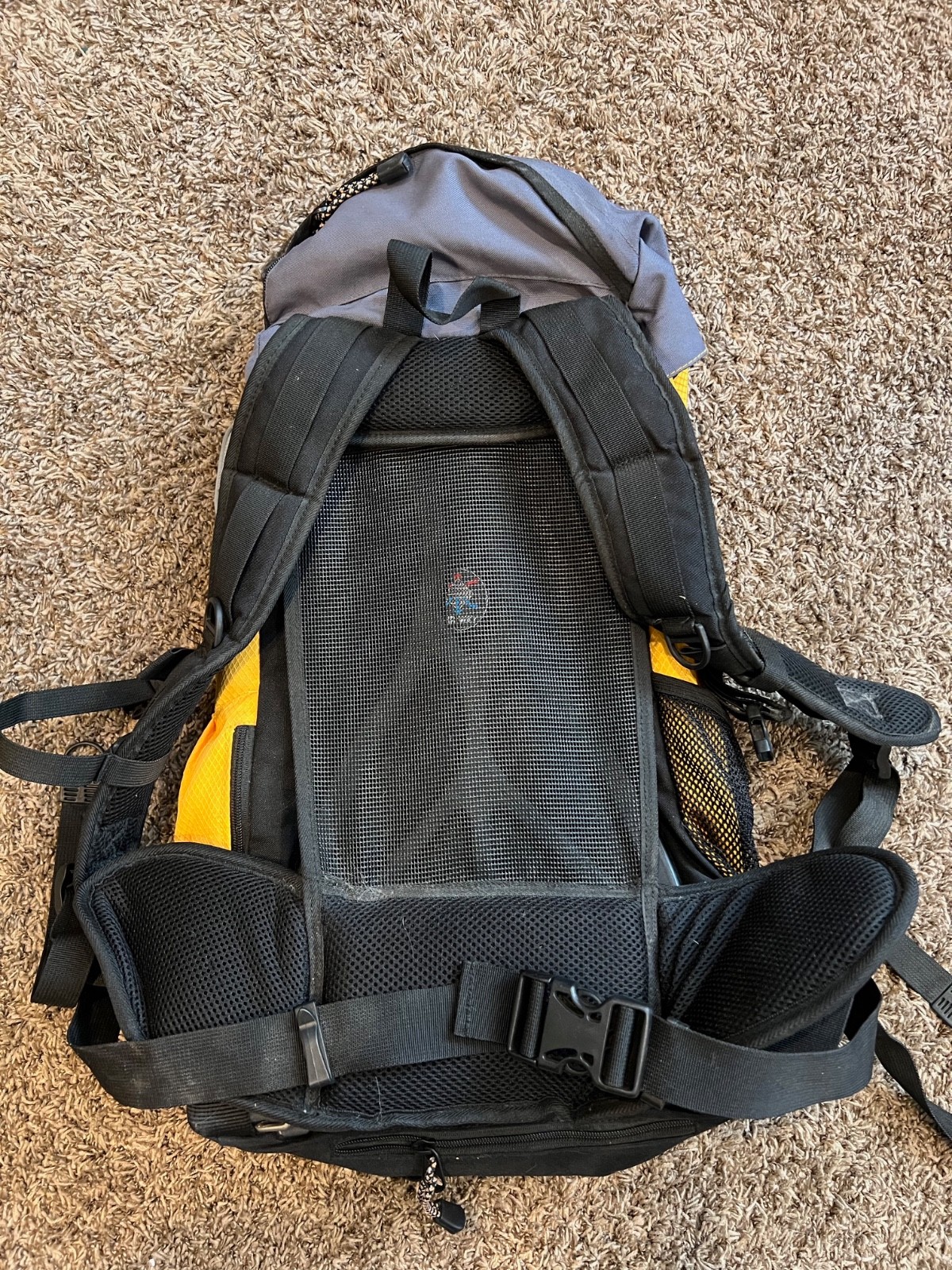 Hi-Tec Nova 30 back pack 2