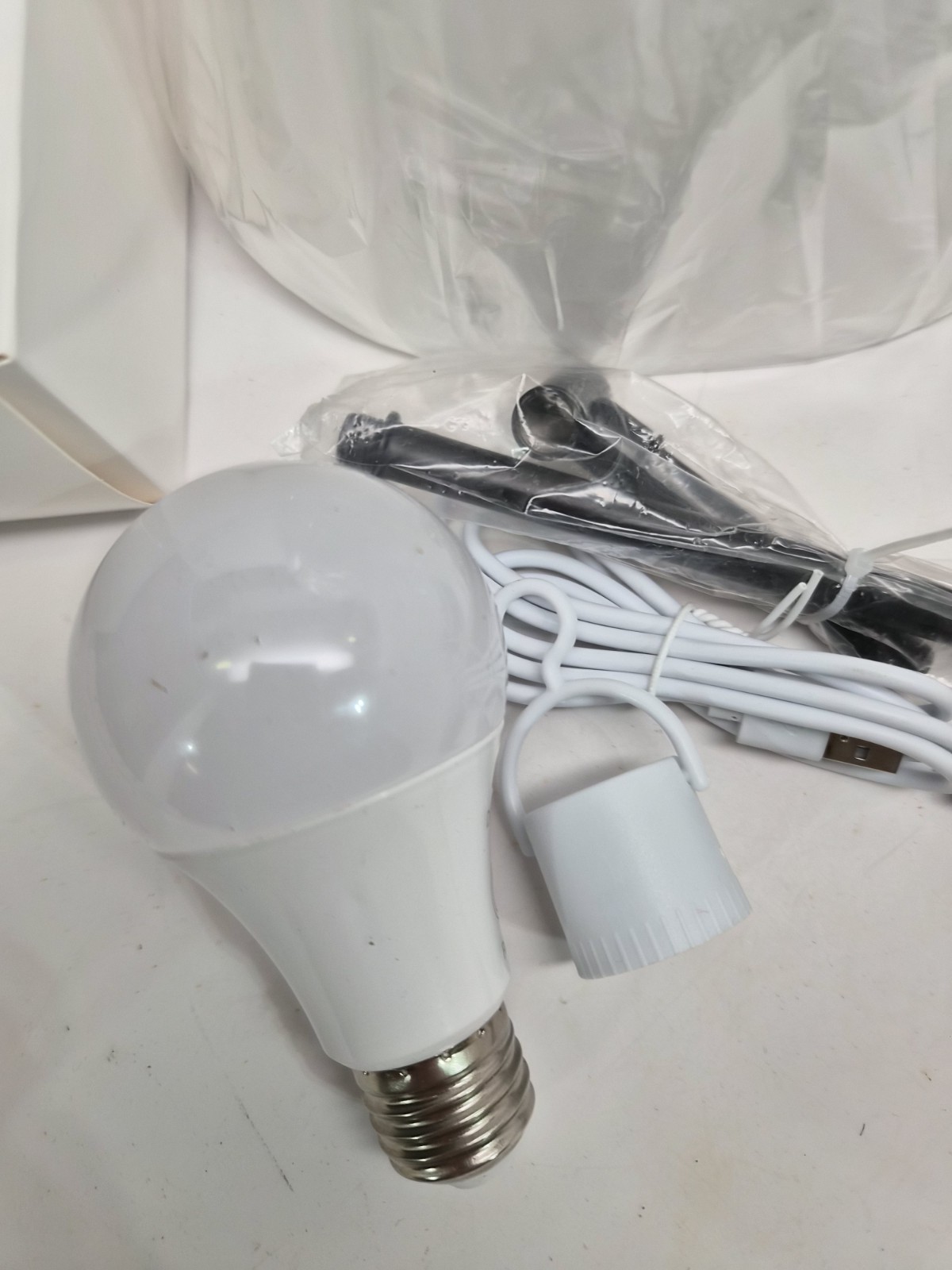 Rechargable 5200Mah LED Light Bulb LAMP with Remote E26 Battery Operated NEW gallery