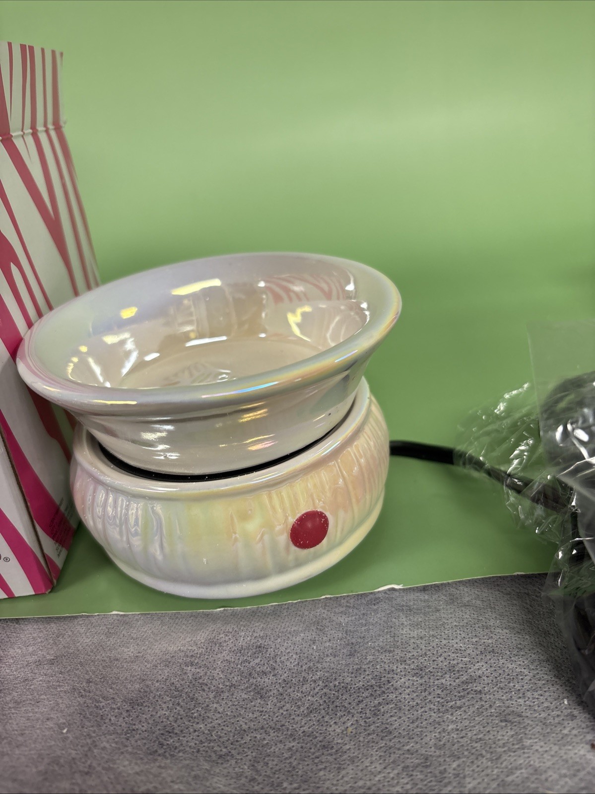 Pink Zebra Iridescent, Pearl Simmering Pot - Wax Warmer gallery
