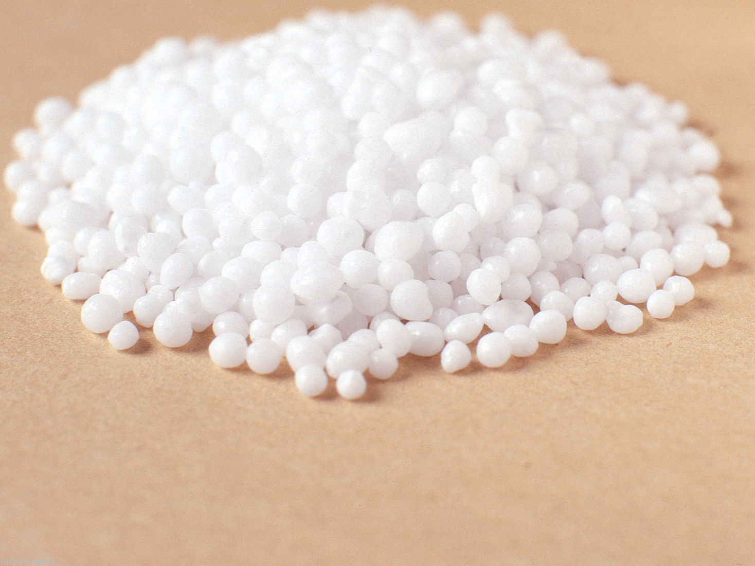 Urea Nitrogen Fertilizer 46-0-0 Granular - 30 Lbs. gallery